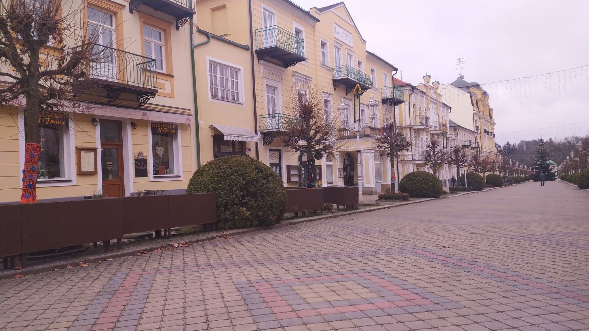 Street view near Lázeňský hotel Goethe, Františkovy Lázně — © mrowka (CC BY-SA · Mapillary)