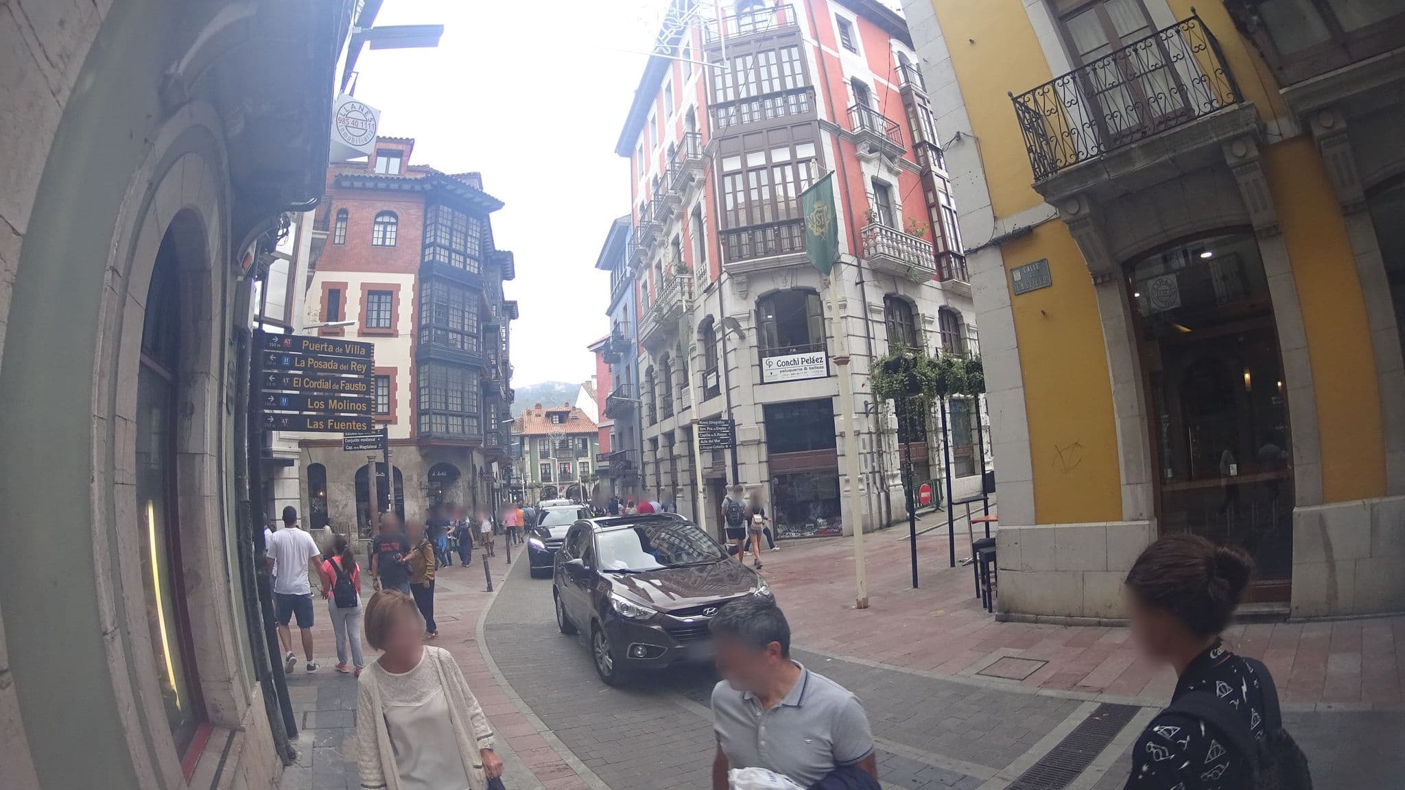 Street view near Estudio Azul Paraíso, Llanes — © robertogeb (CC BY-SA · Mapillary)