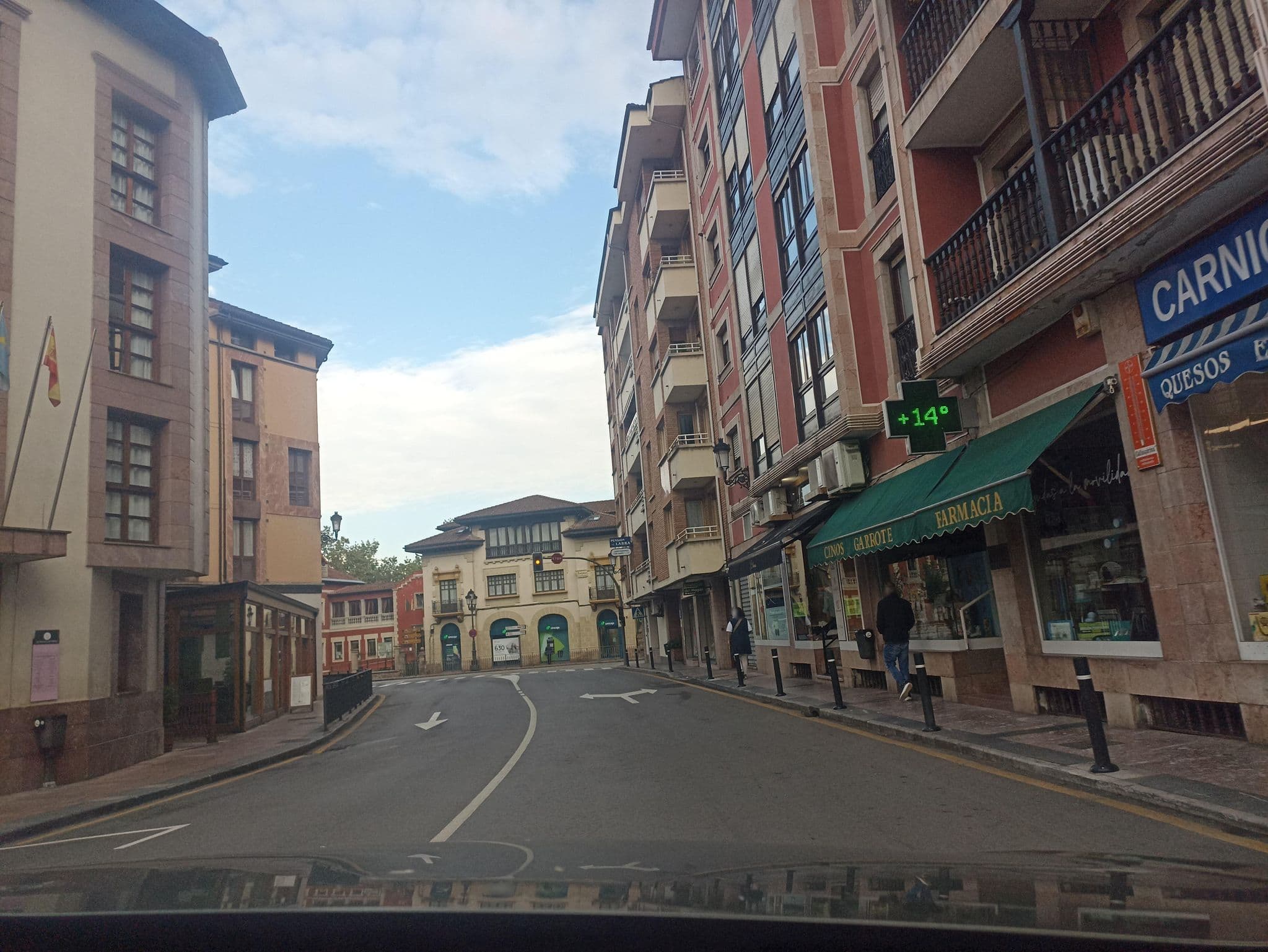 Street view near Pension Torreon, Cangas de Onís — © toniserra (CC BY-SA · Mapillary)
