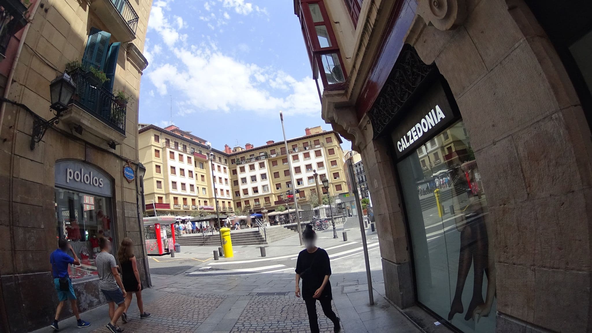 Street view near Pensión Manoli, Bilbao — © robertogeb (CC BY-SA · Mapillary)