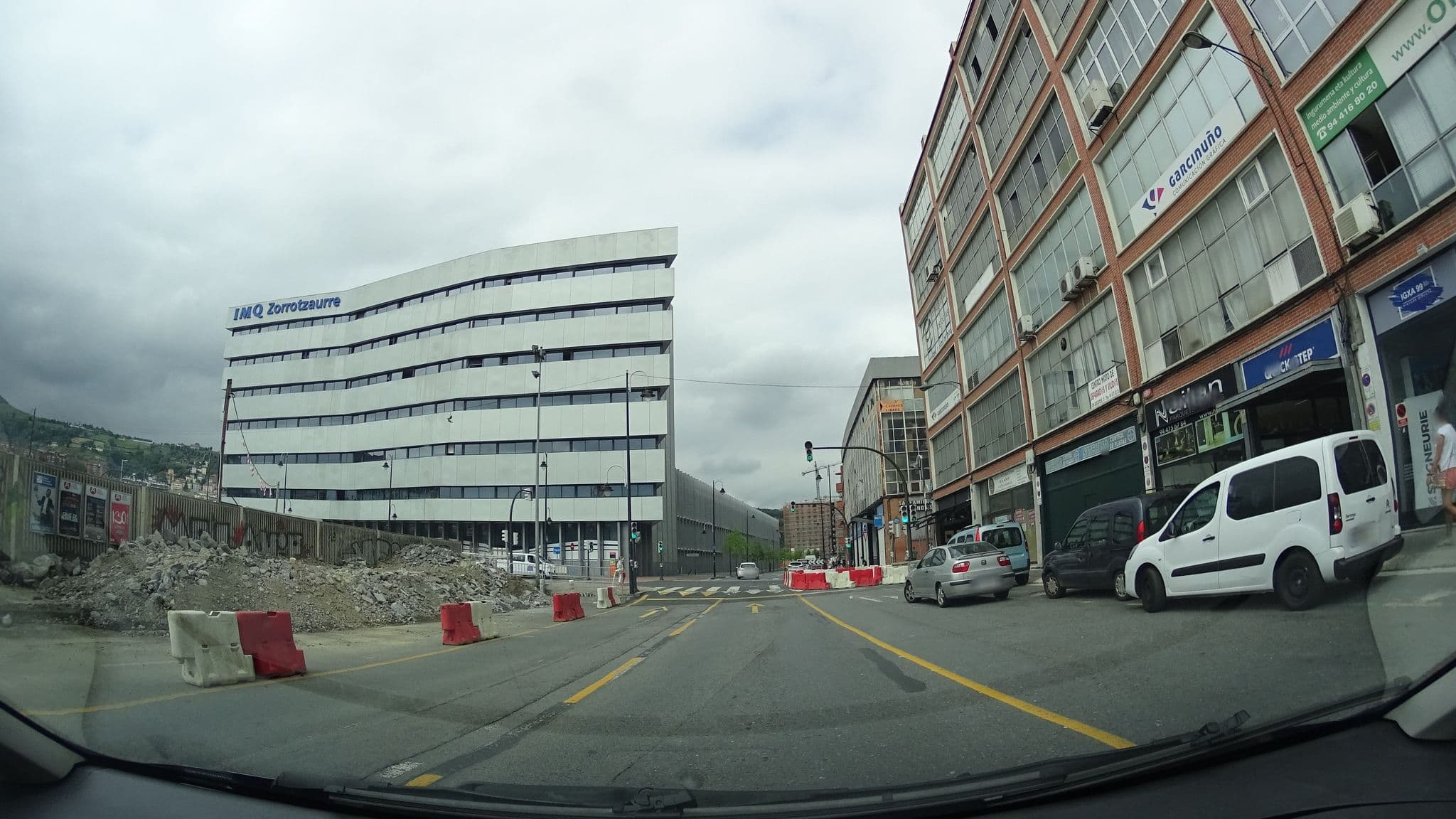 Street view near Aterpetxea Albergue, Bilbao — © robertogeb (CC BY-SA · Mapillary)