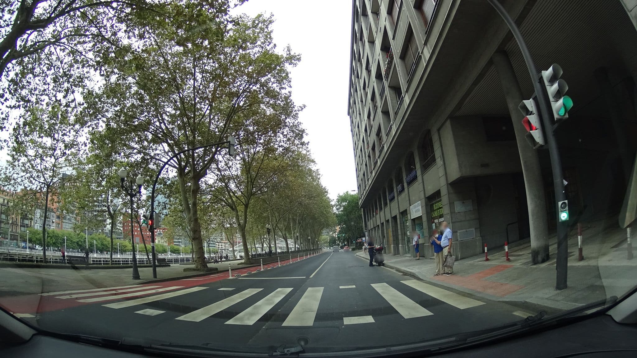 Street view near Barcelo Bilbao Nervion, Bilbao — © robertogeb (CC BY-SA · Mapillary)