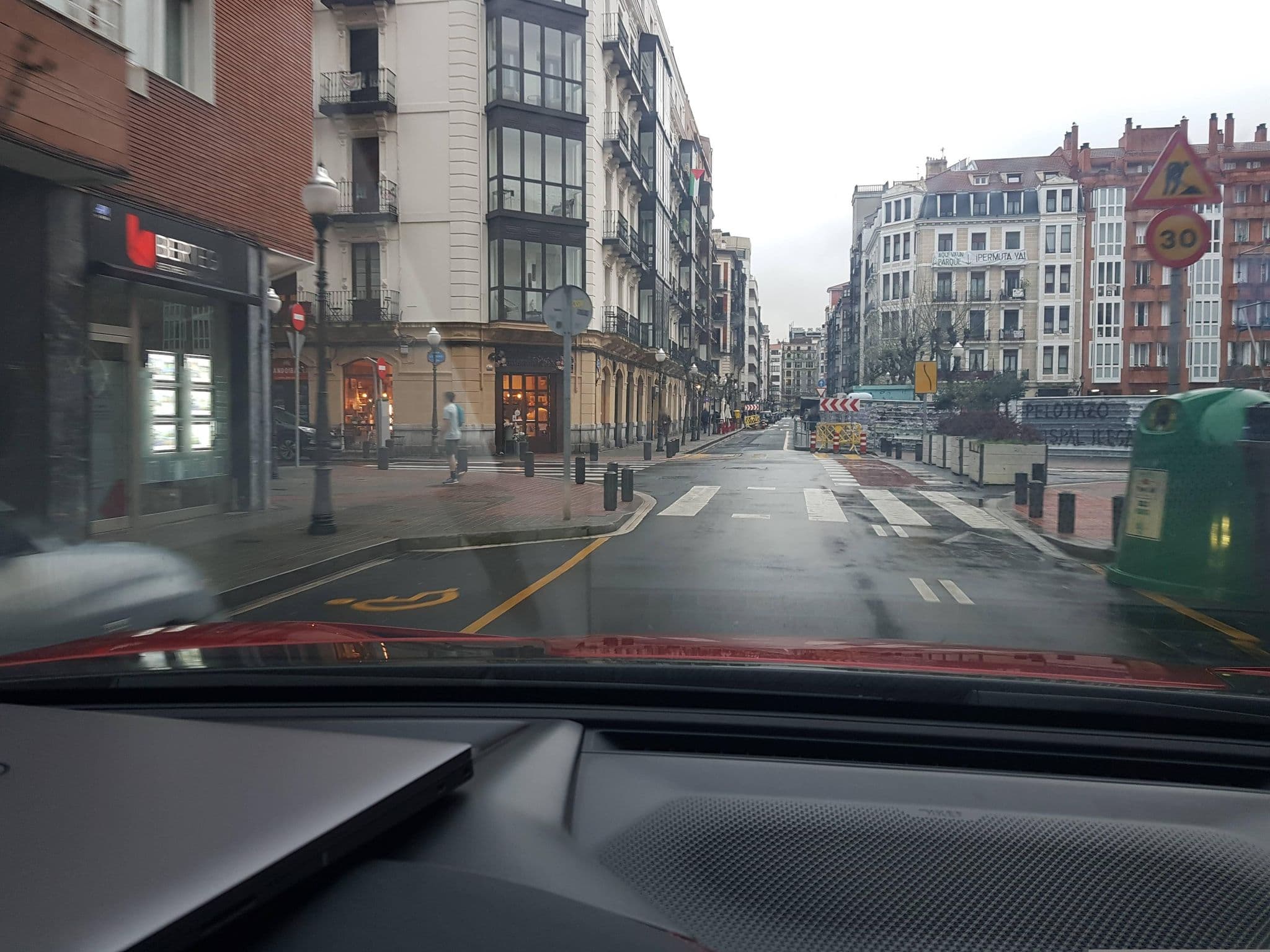 Street view near Poshtel, Bilbao — © toho (CC BY-SA · Mapillary)