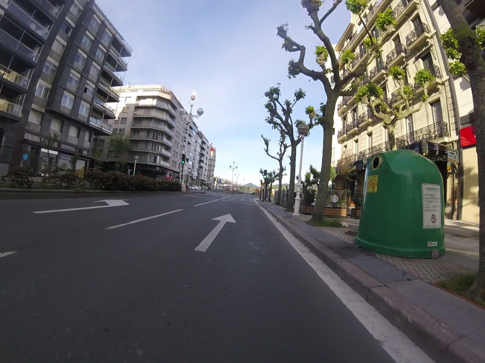 Street view near Lau Buru, Donostia / San Sebastián — © mikelo (CC BY-SA · Mapillary)