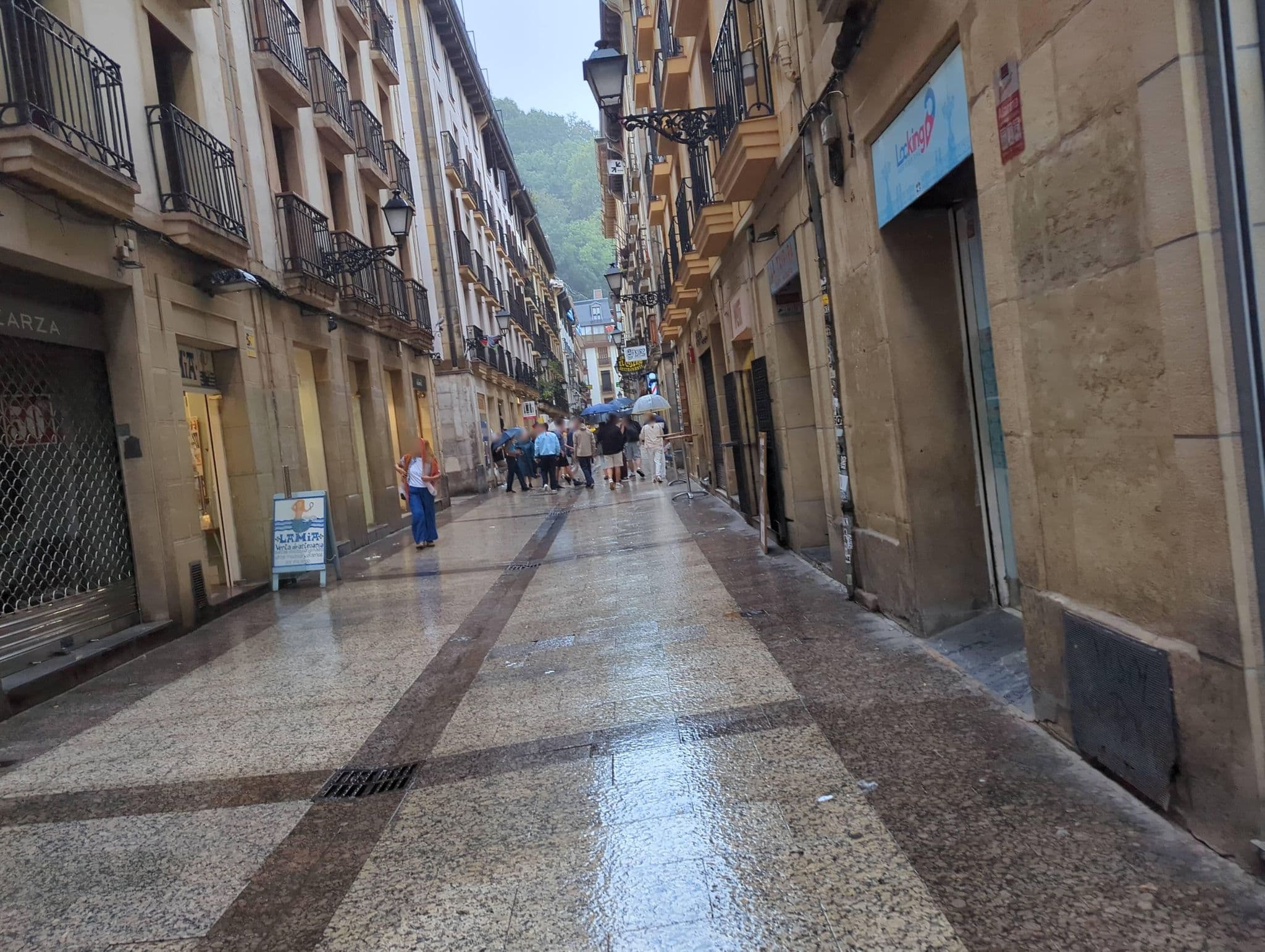 Street view near Habitaciones Gracia, Donostia / San Sebastián — © miguel_andrade (CC BY-SA · Mapillary)
