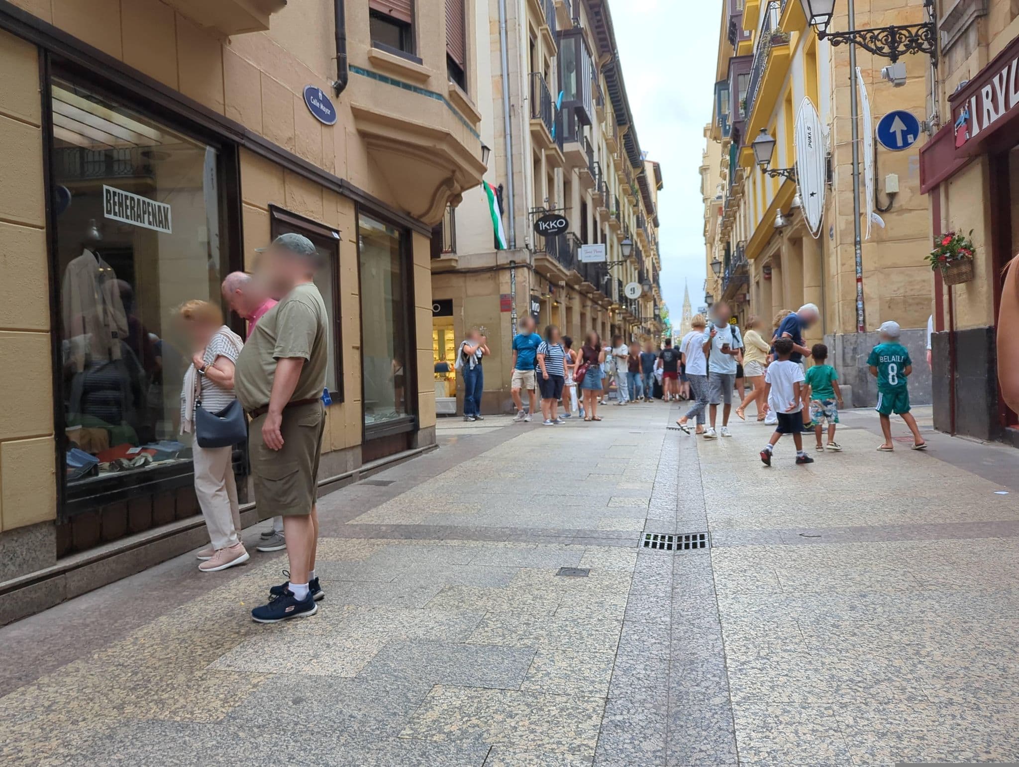 Street view near Basic confort 2, Donostia / San Sebastián — © miguel_andrade (CC BY-SA · Mapillary)