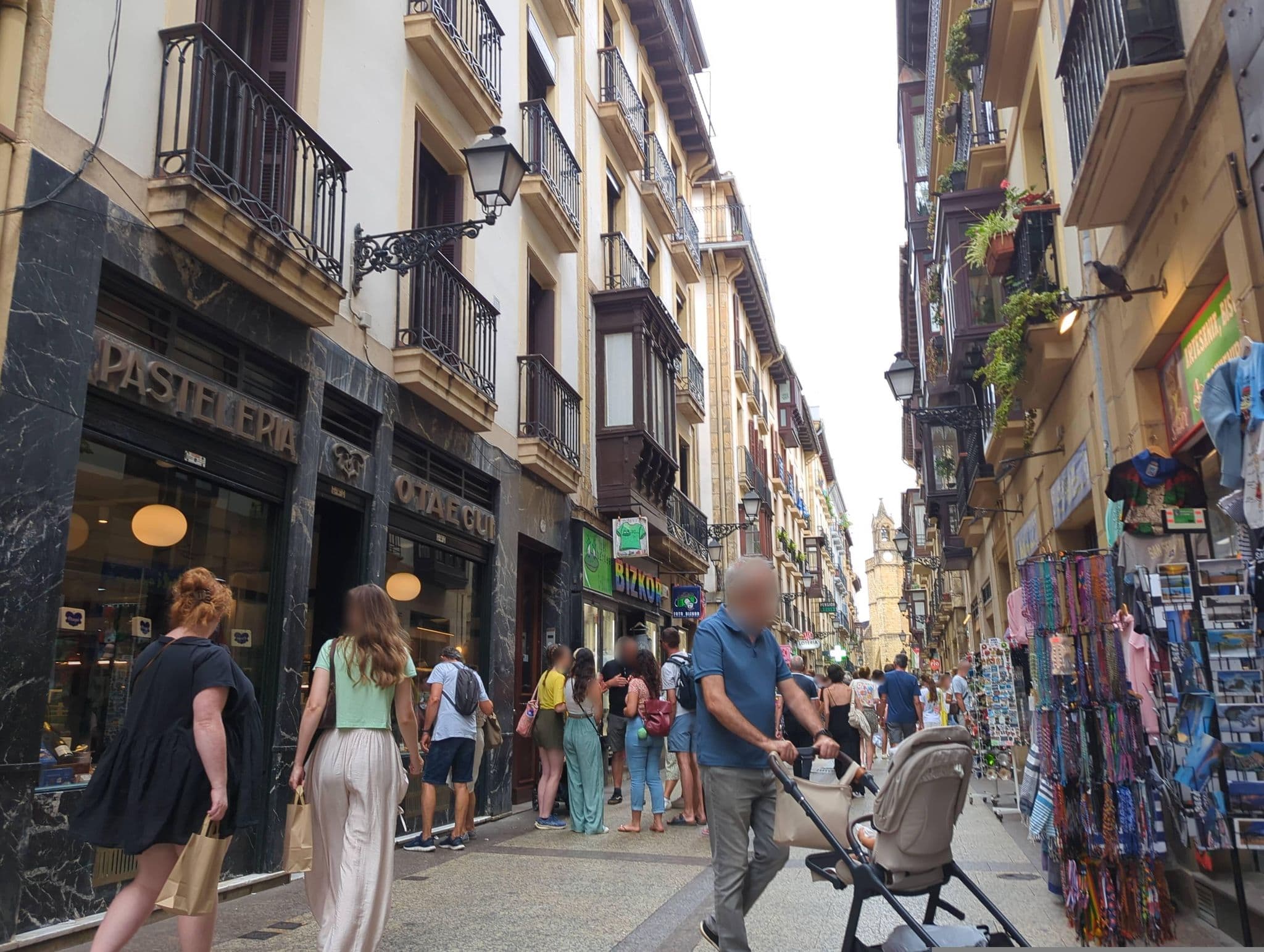 Street view near Pension Larrea, Donostia / San Sebastián — © miguel_andrade (CC BY-SA · Mapillary)
