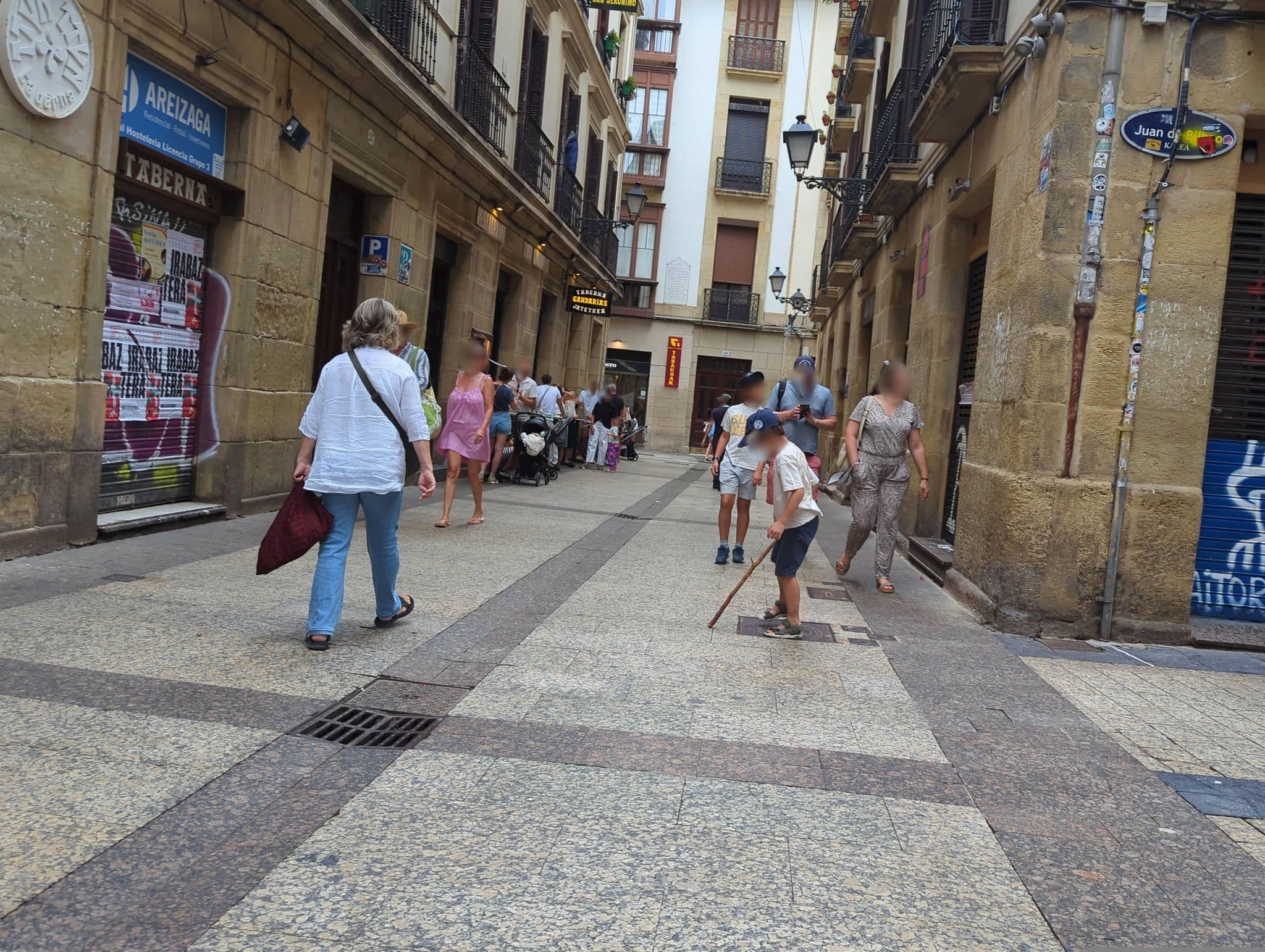 Street view near Pension Aries, Donostia / San Sebastián — © miguel_andrade (CC BY-SA · Mapillary)