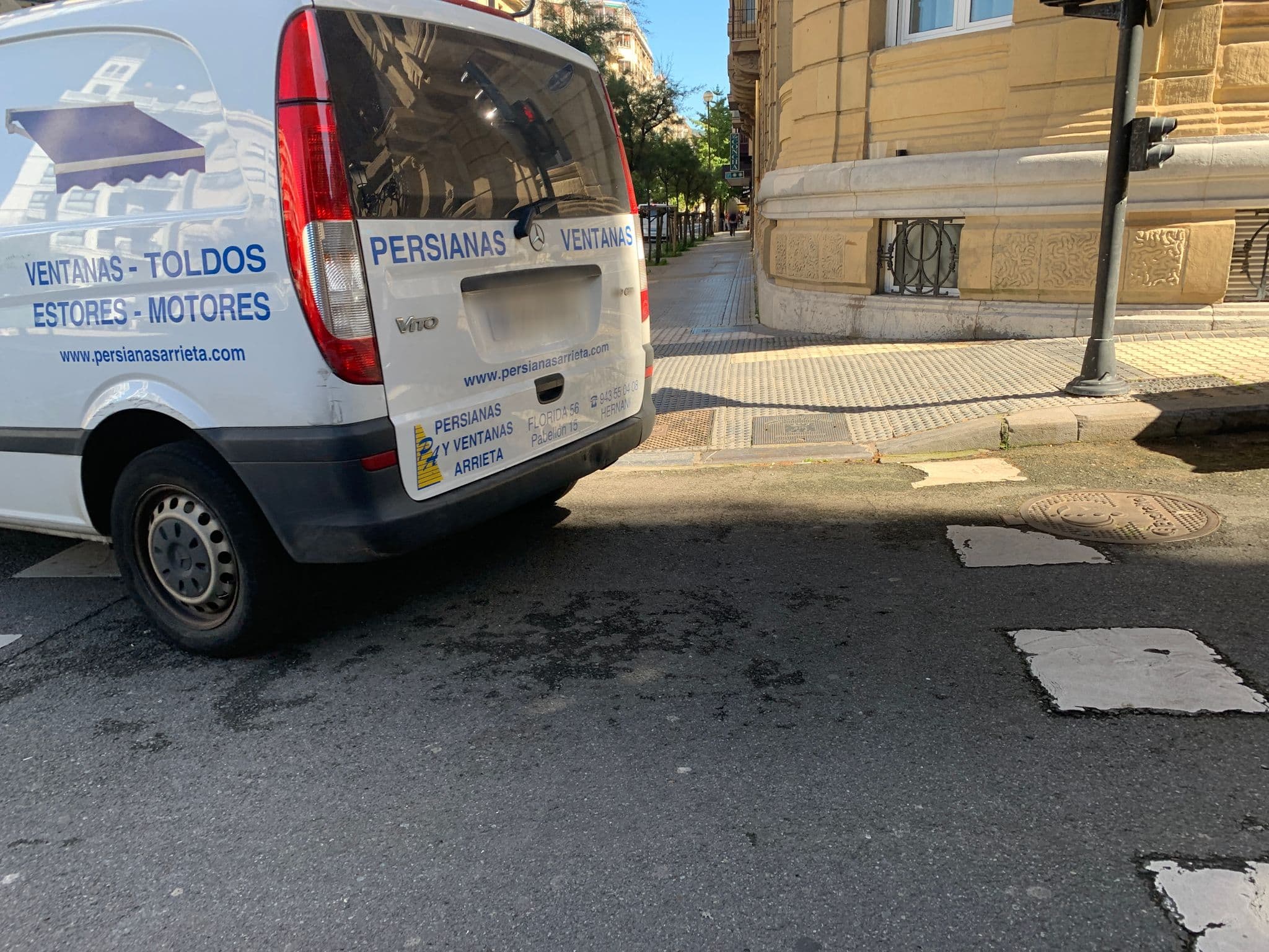 Street view near hostal alemana, Donostia / San Sebastián — © nigelramsay (CC BY-SA · Mapillary)