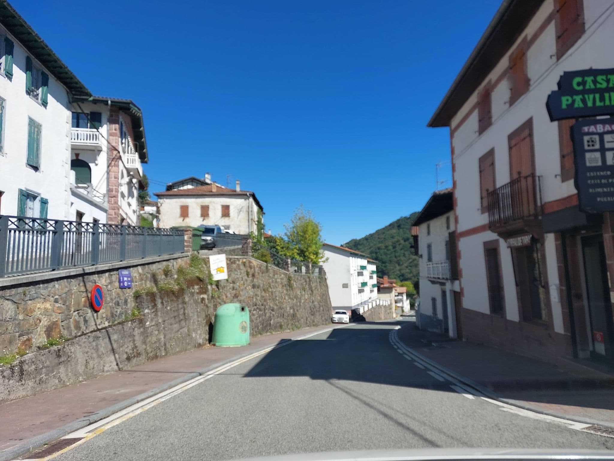 Street view near Apartamentos Mendiola, Elizondo — © 5rmft (CC BY-SA · Mapillary)