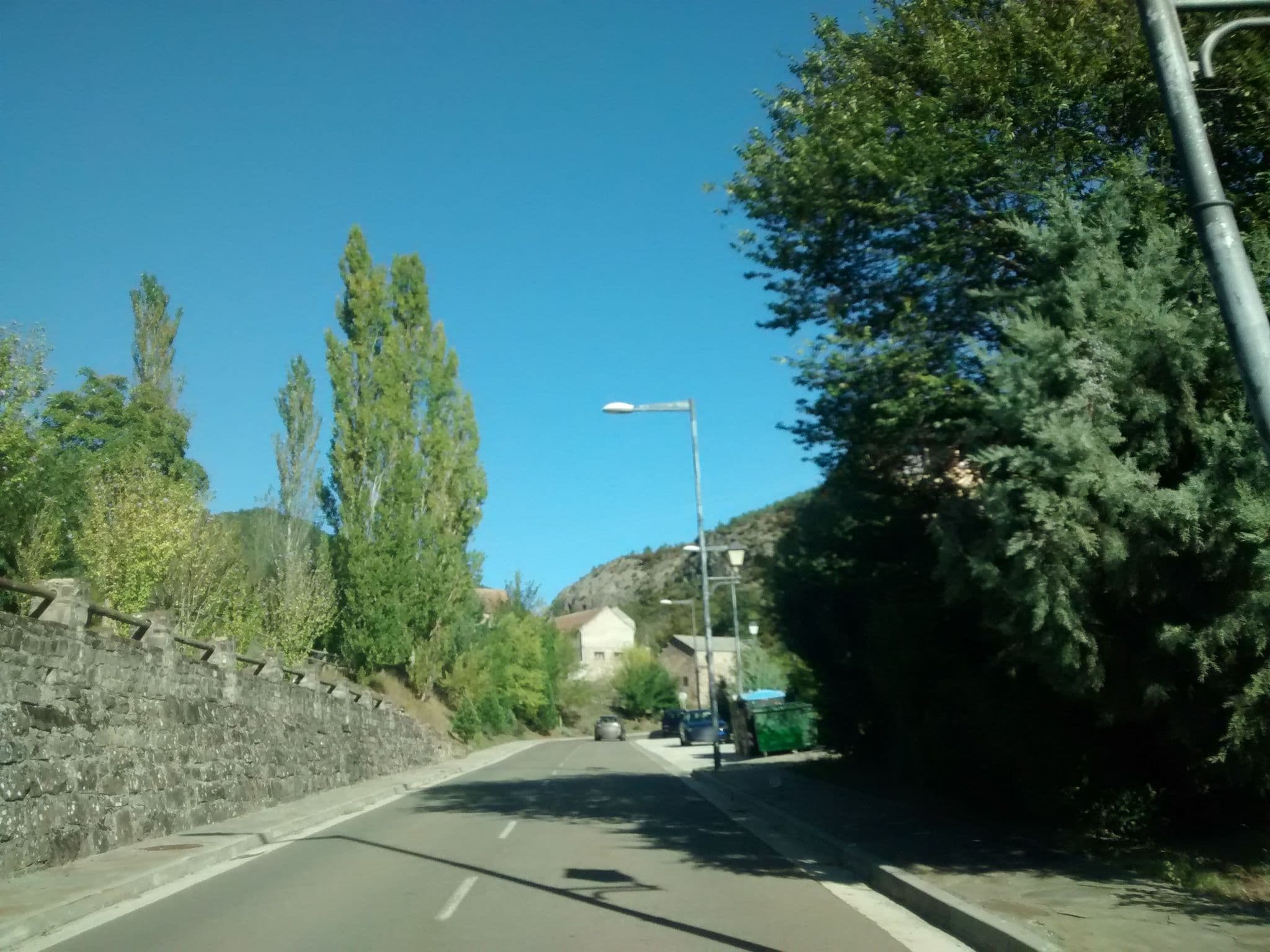 Street view near Hotel de Montaña Uson, Jaca — © msevilla00 (CC BY-SA · Mapillary)
