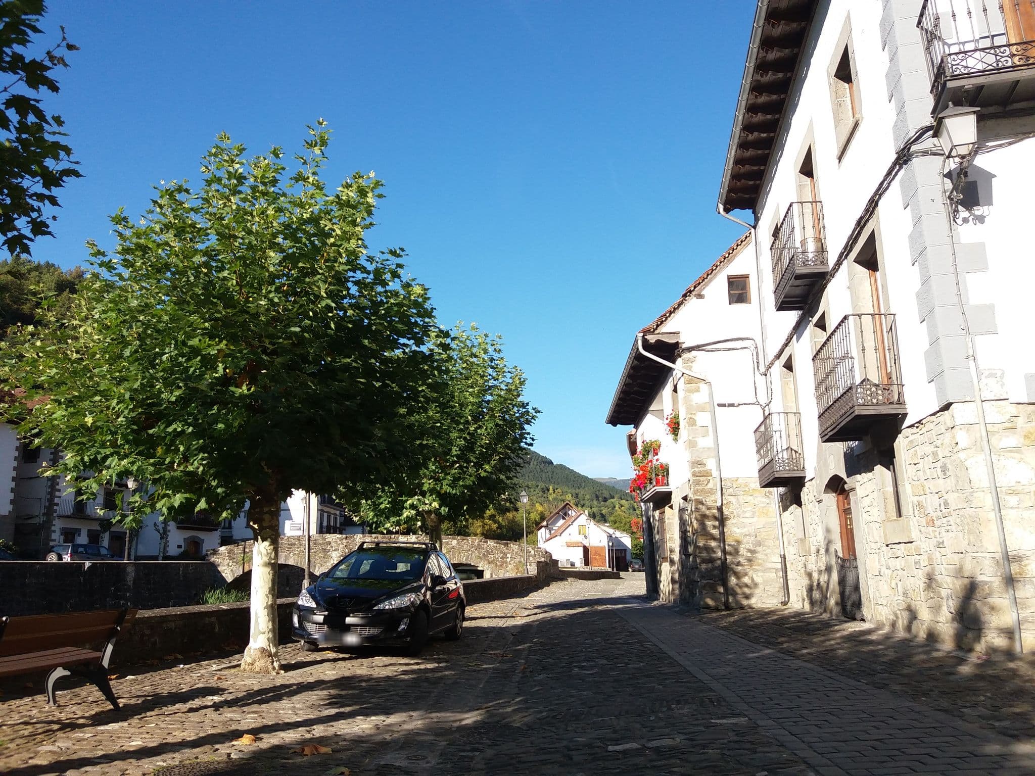 Street view near Martinezker, Aoiz — © robertogeb (CC BY-SA · Mapillary)
