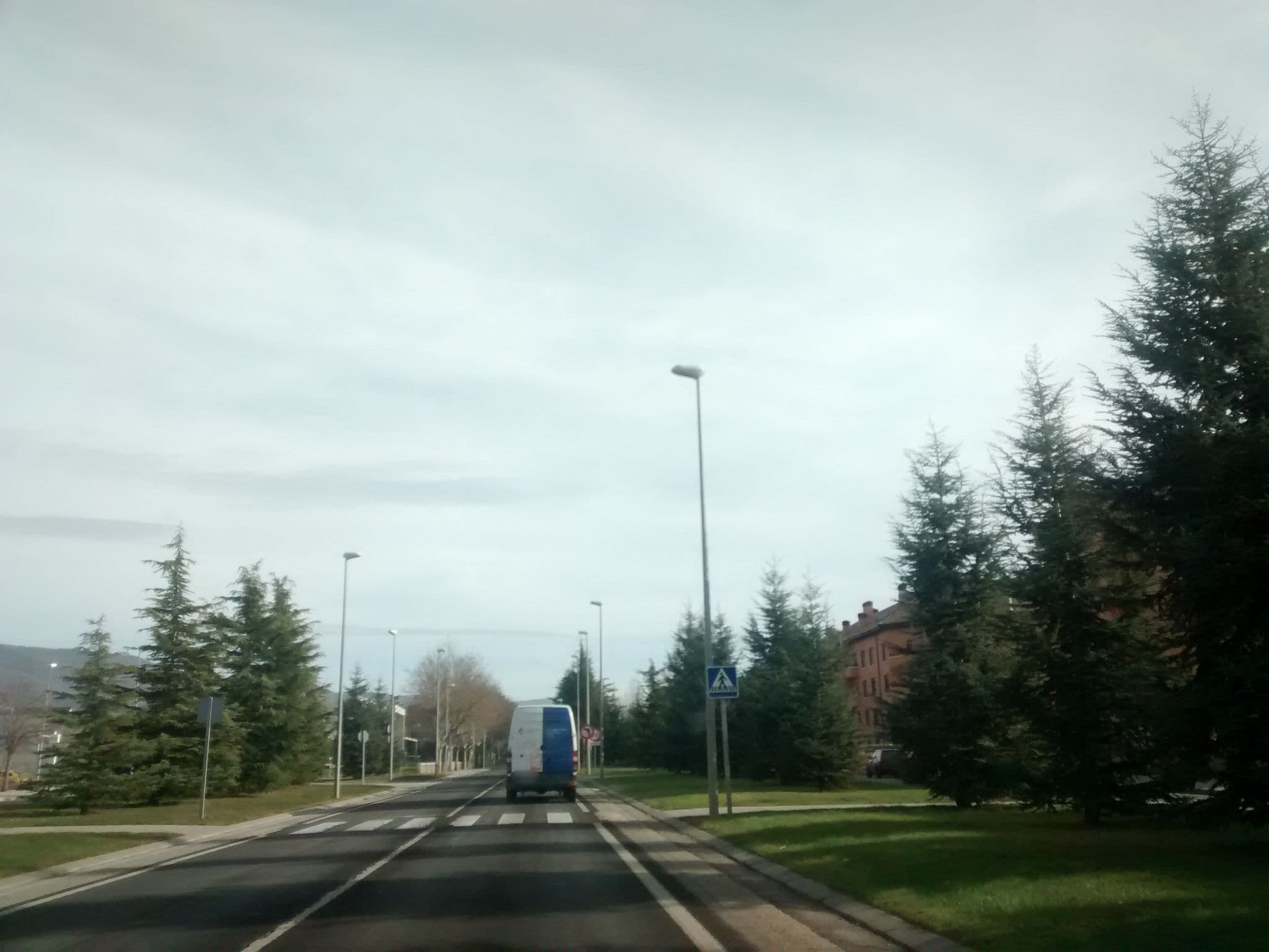 Street view near San Babil Apartamentos, Jaca — © egofer (CC BY-SA · Mapillary)