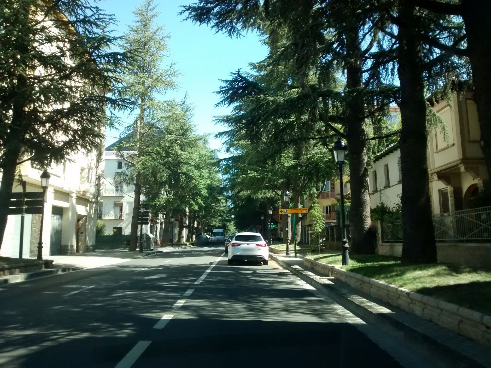 Street view near Hotel Las Nieves, Jaca — © msevilla00 (CC BY-SA · Mapillary)
