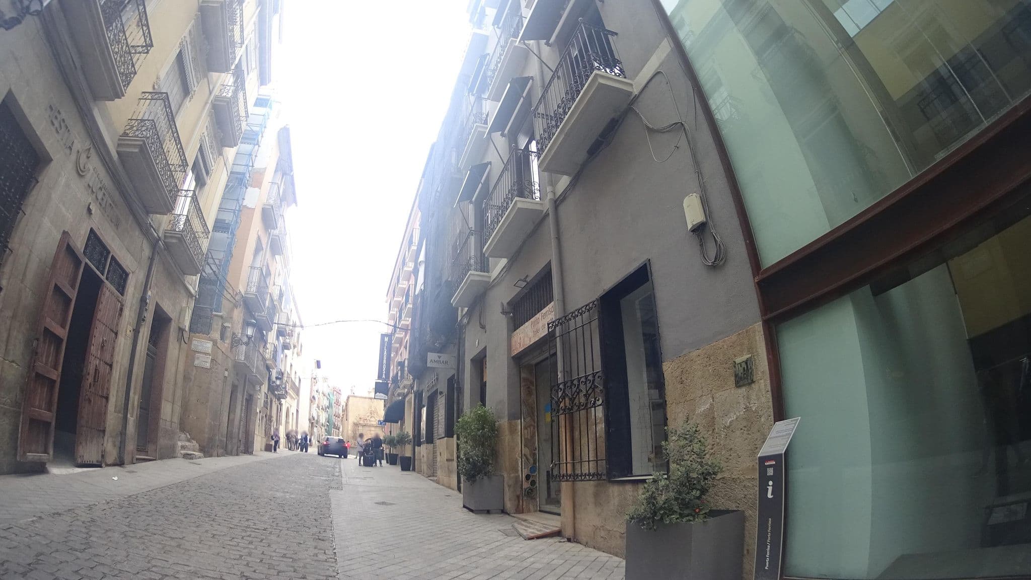 Street view near Sohosuites, Alicante — © robertogeb (CC BY-SA · Mapillary)