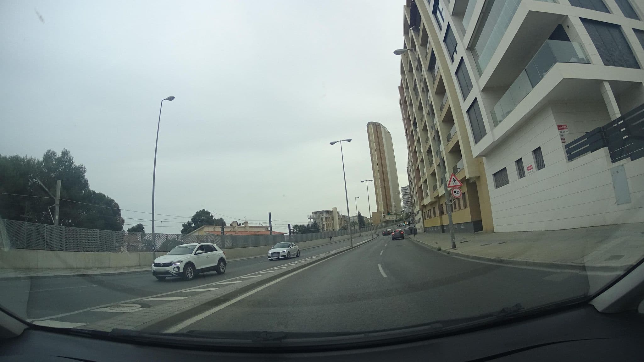 Street view near Apartamentos de Sol, Alicante — © robertogeb (CC BY-SA · Mapillary)