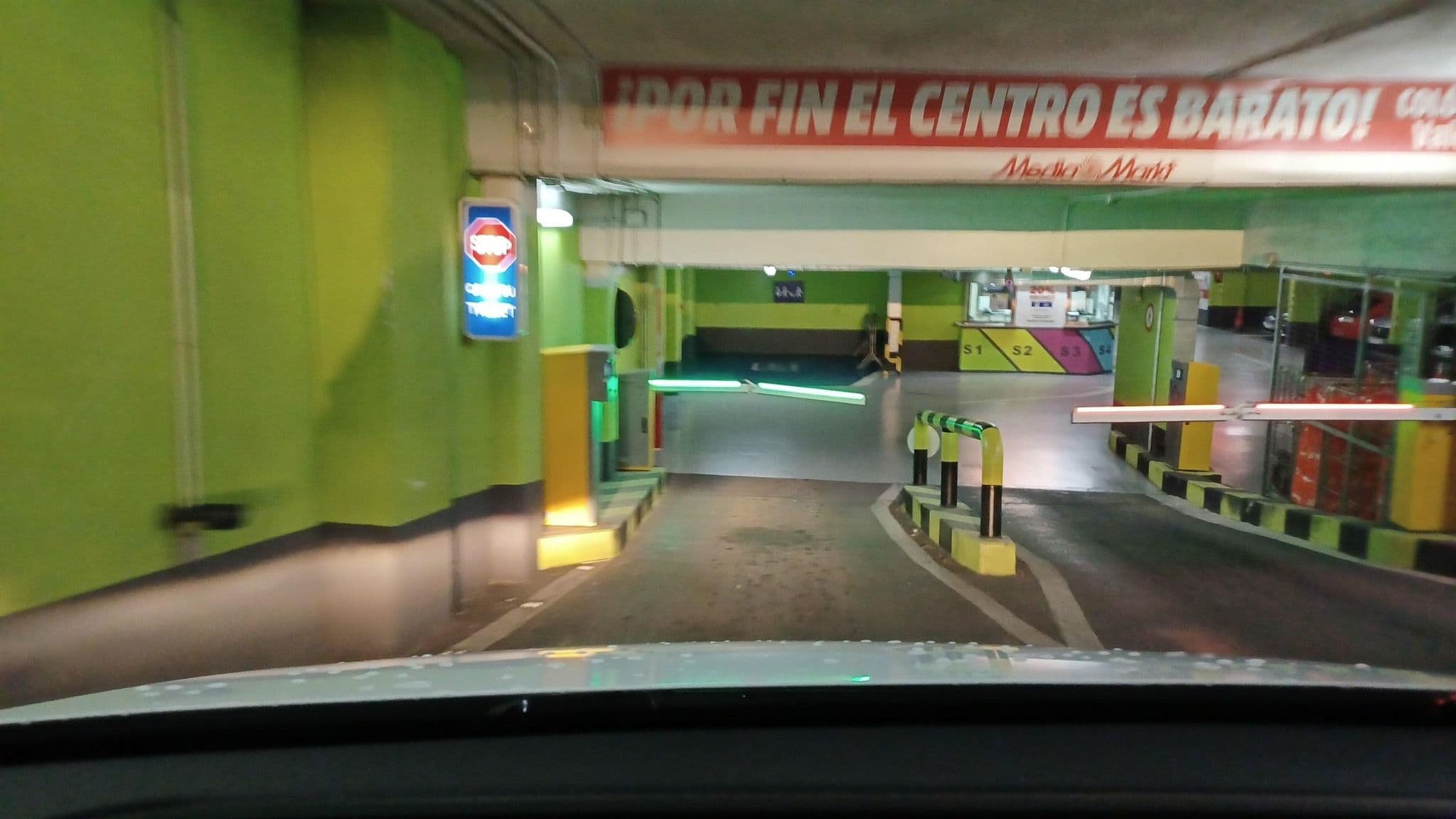 Street view near AC Hotel Colon Valencia, Valencia — © normanm (CC BY-SA · Mapillary)