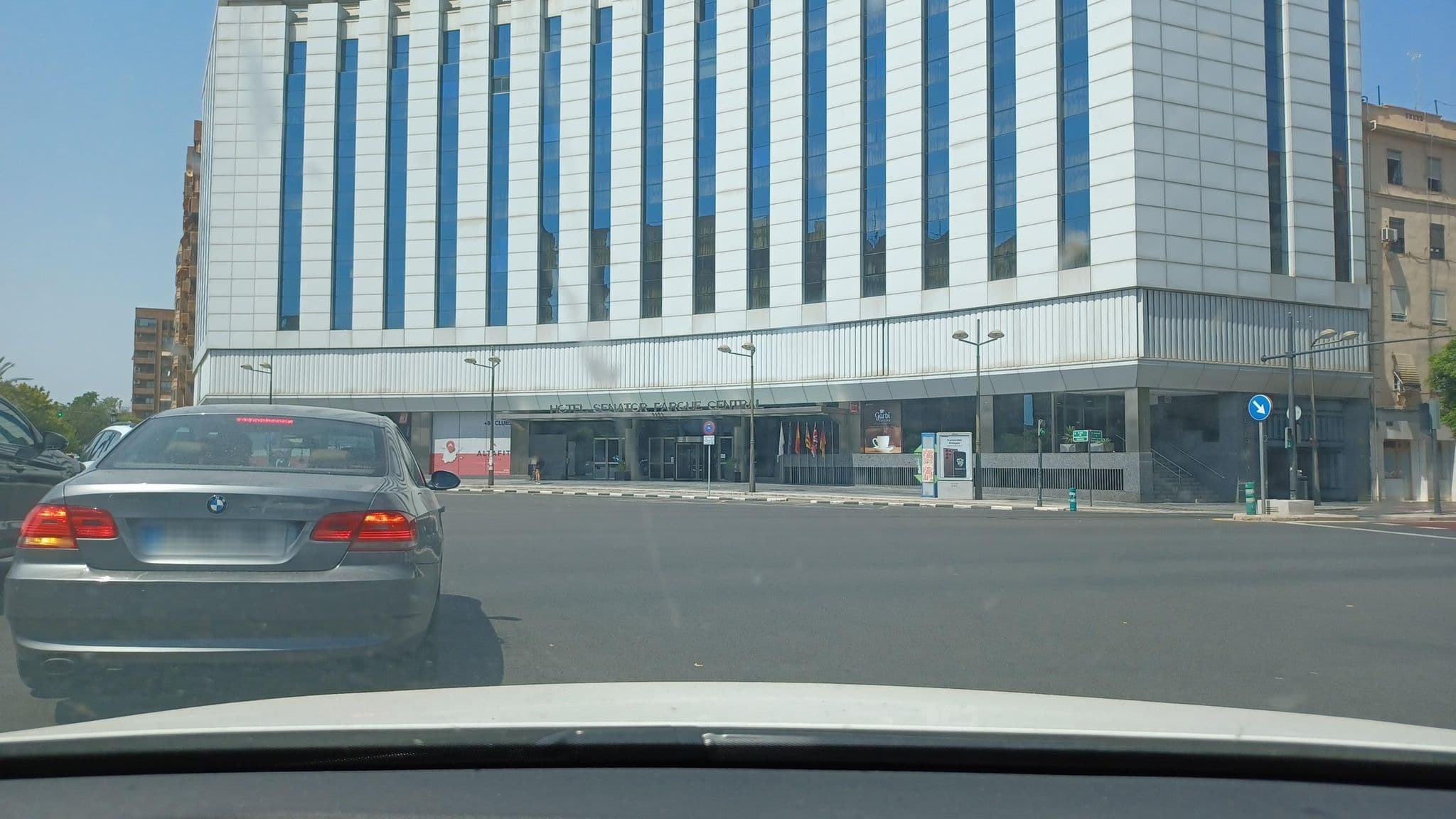 Street view near В Номере У Брата Который До Сих Пор Не Собрался, Valencia — © normanm (CC BY-SA · Mapillary)