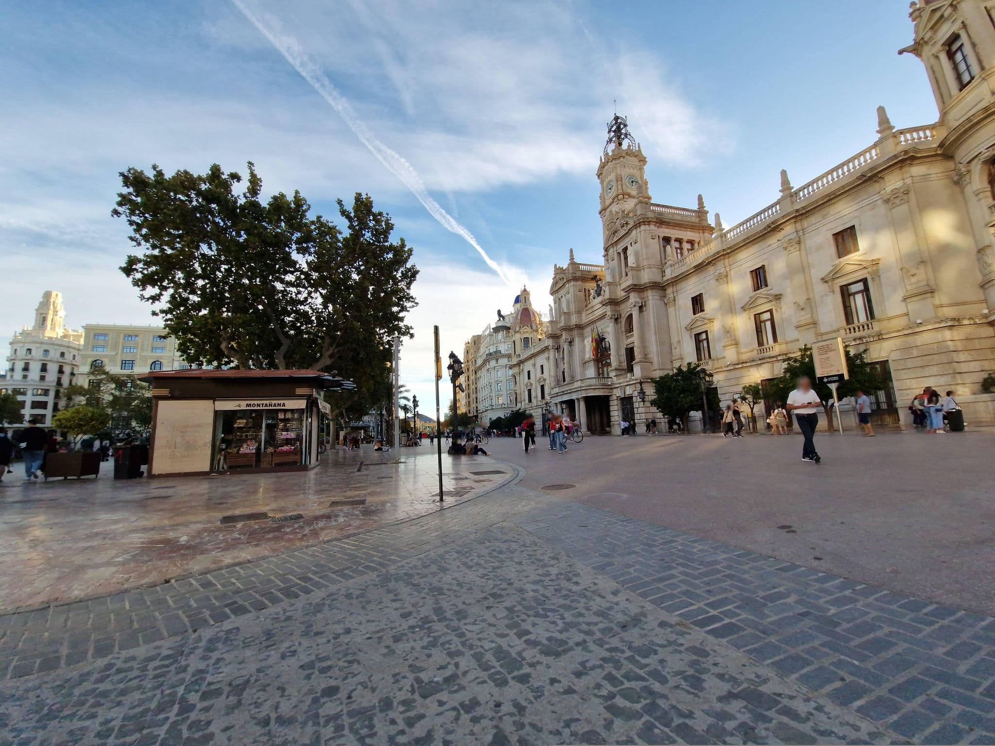 Street view near UNo Business  Hotel, Valencia — © runcio (CC BY-SA · Mapillary)
