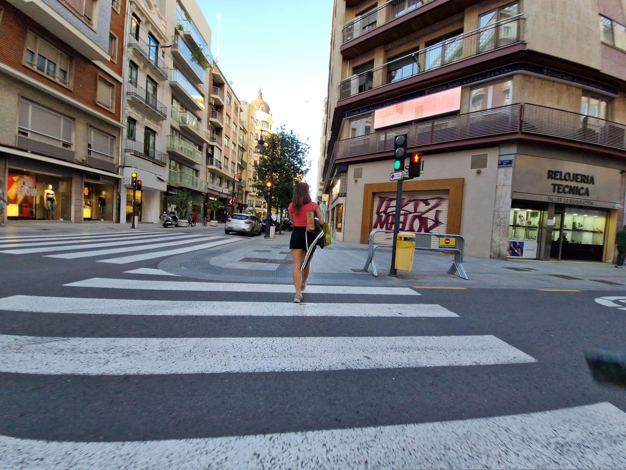Street view near Casual Hotel Florida, Valencia — © runcio (CC BY-SA · Mapillary)