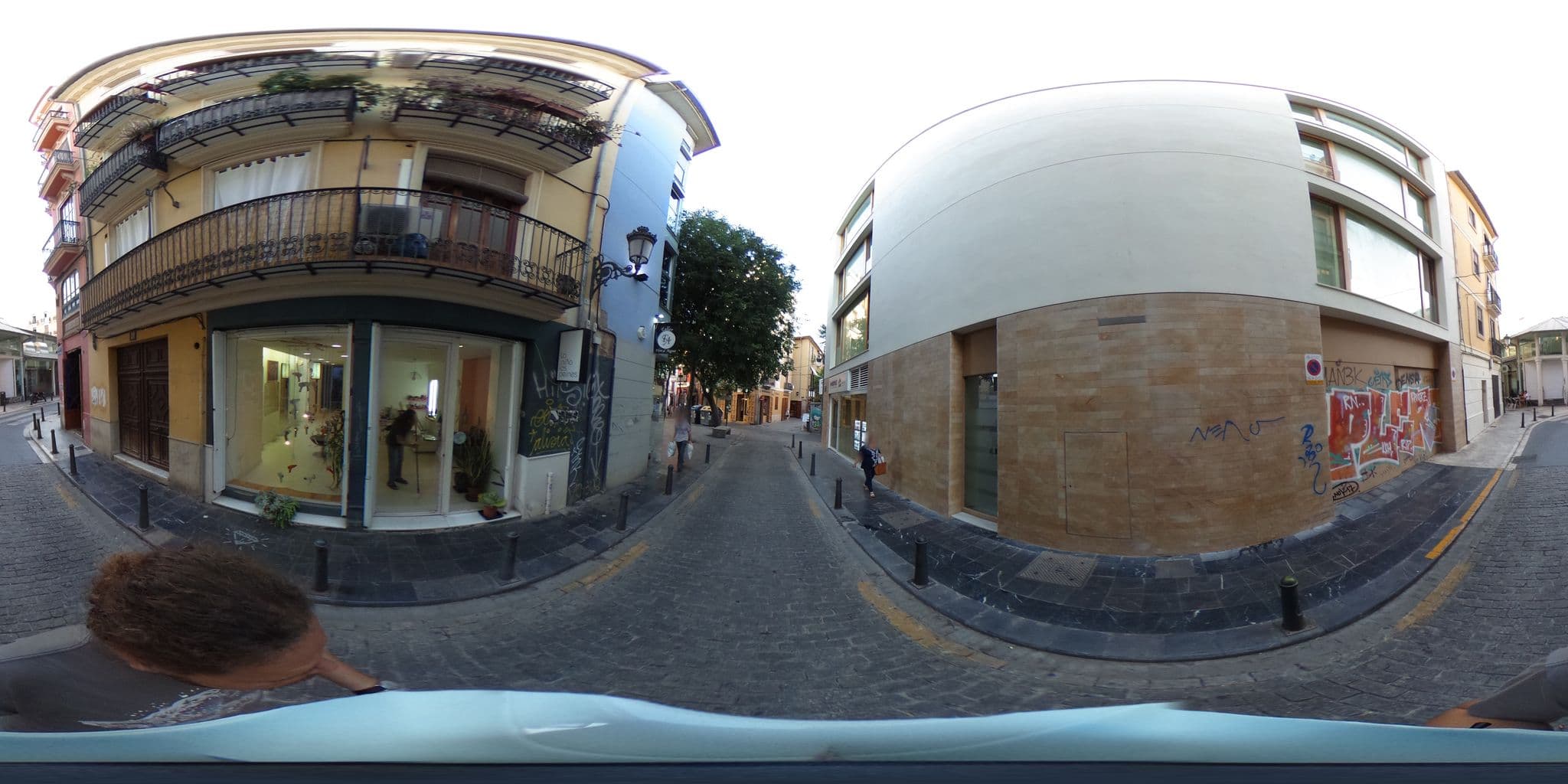 Street view near Valenciaflats Centro Histórico, Valencia — © thx (CC BY-SA · Mapillary)