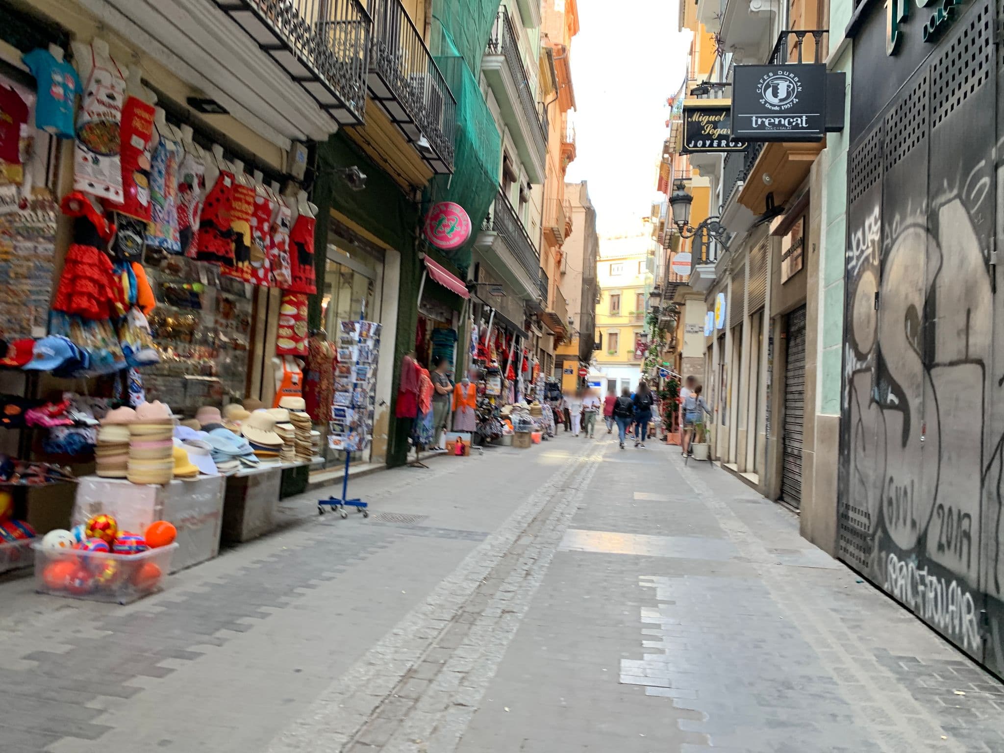 Street view near Flatsforyou Sorolla House, Valencia — © egorka (CC BY-SA · Mapillary)