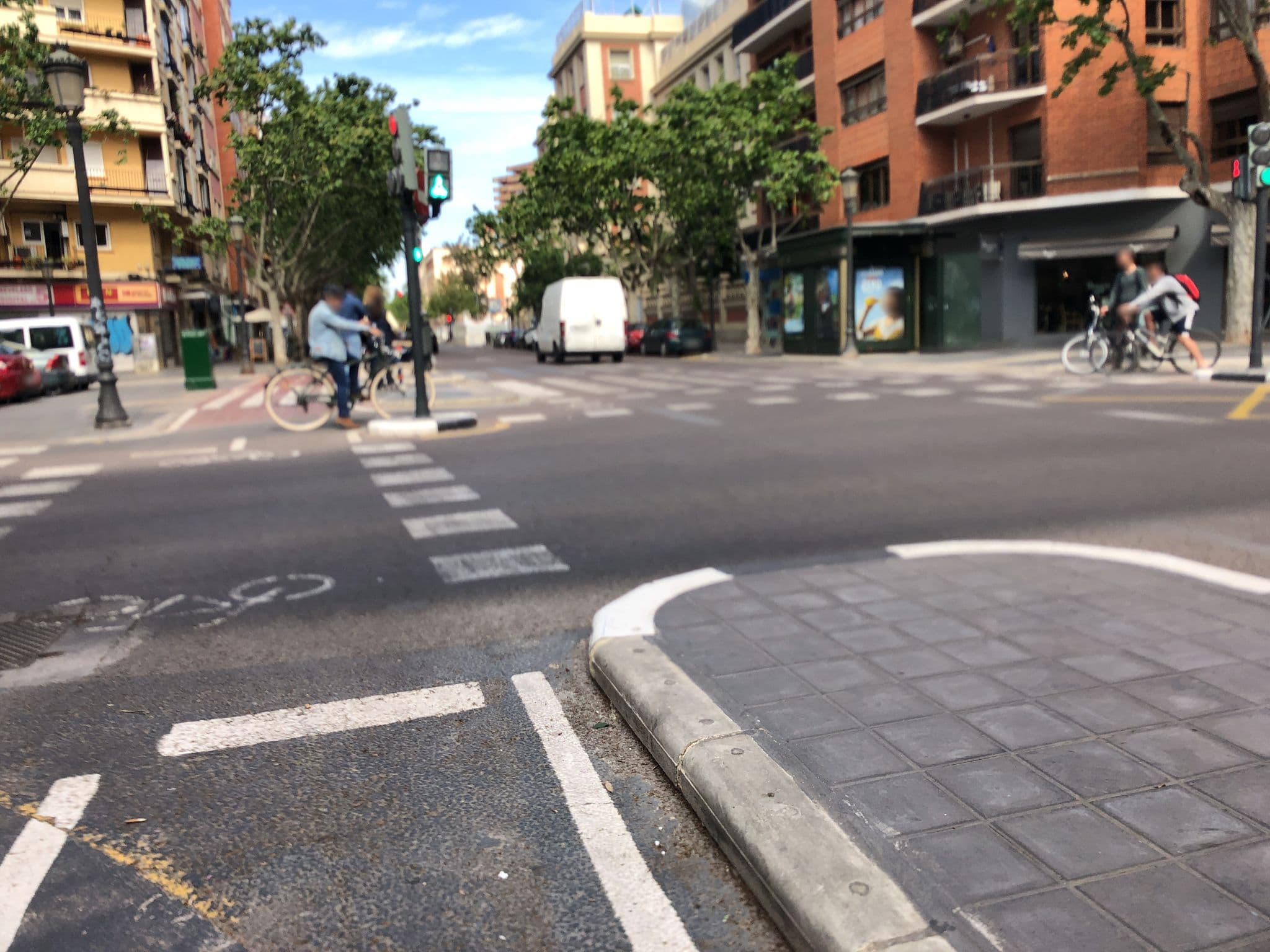 Street view near B & B Casa Lola, Valencia — © caritoj (CC BY-SA · Mapillary)