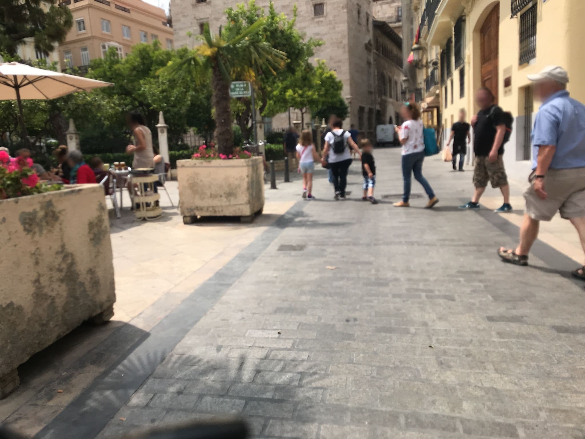 Street view near Apartamentos Ortiz de Zarate, Valencia — © jipp (CC BY-SA · Mapillary)