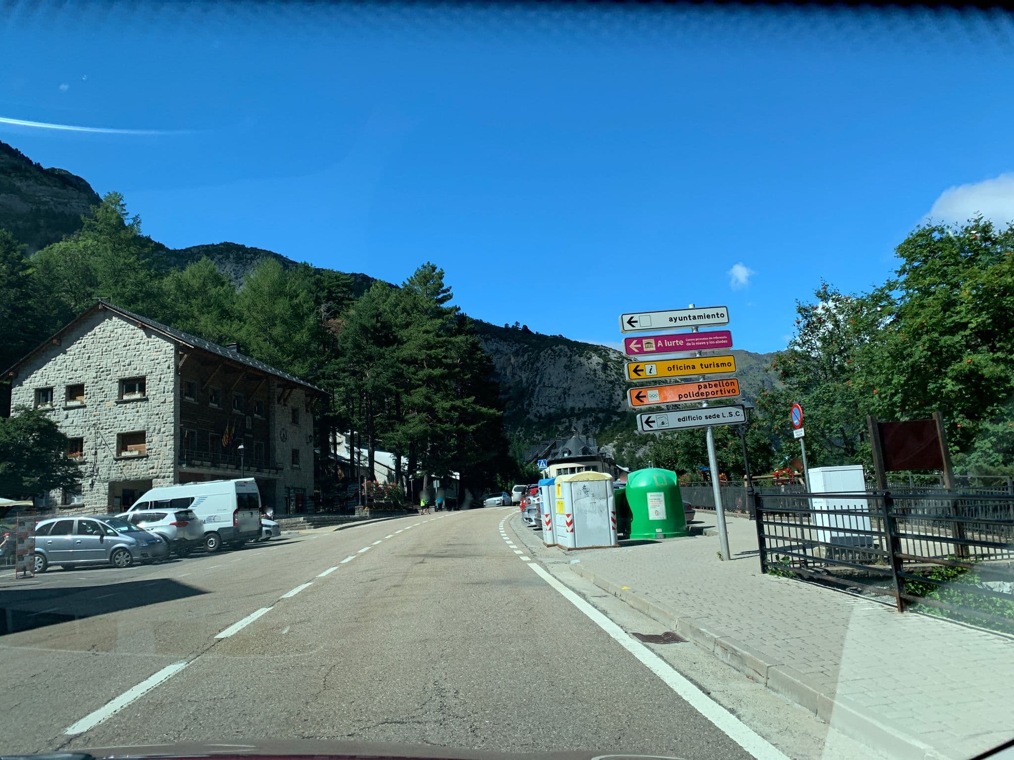 Street view near Hotel Canfranc, Sallent de Gállego — © robot8a (CC BY-SA · Mapillary)