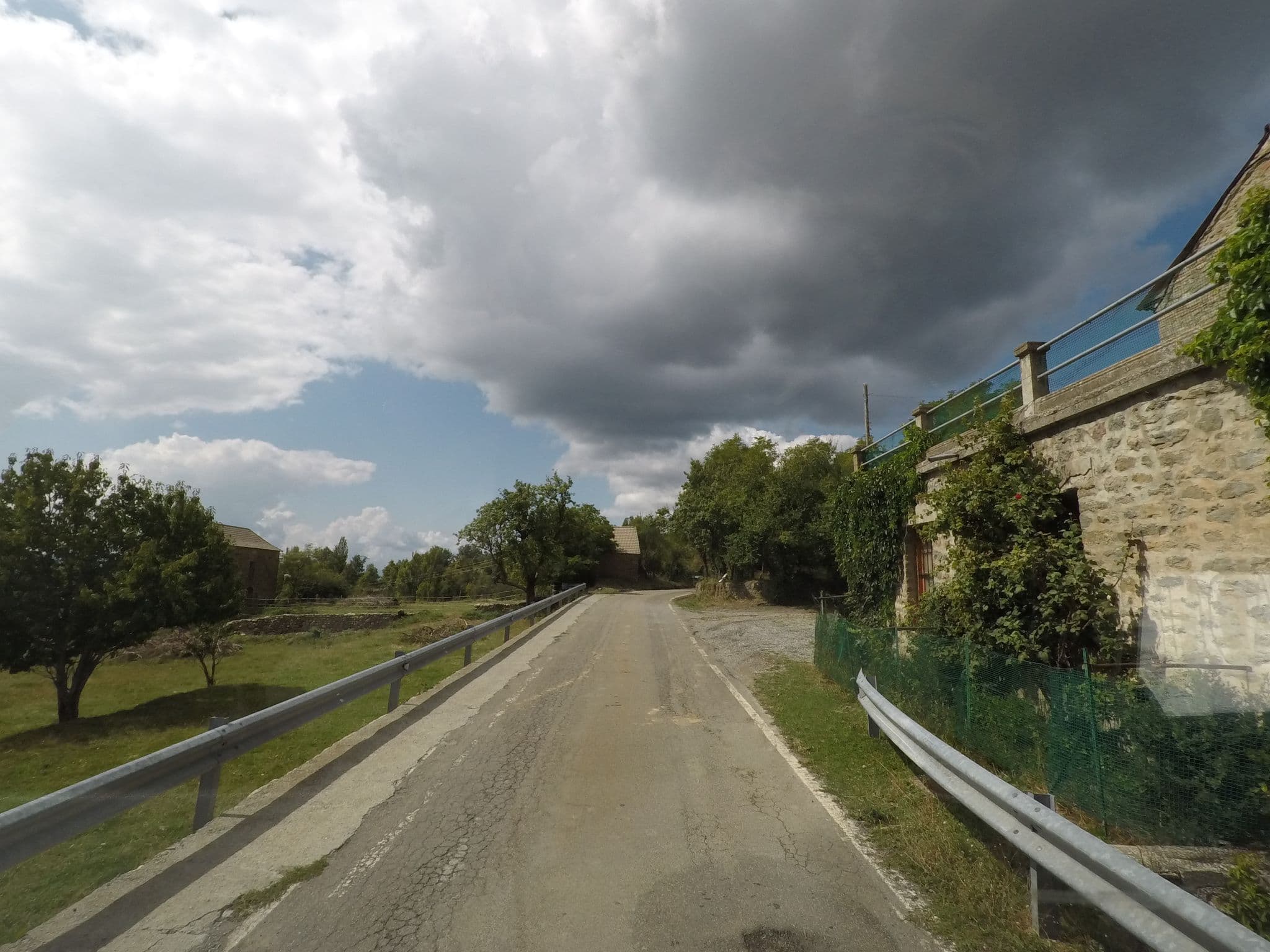 Street view near Casa Rural Laguarta, Aínsa — © yaron (CC BY-SA · Mapillary)