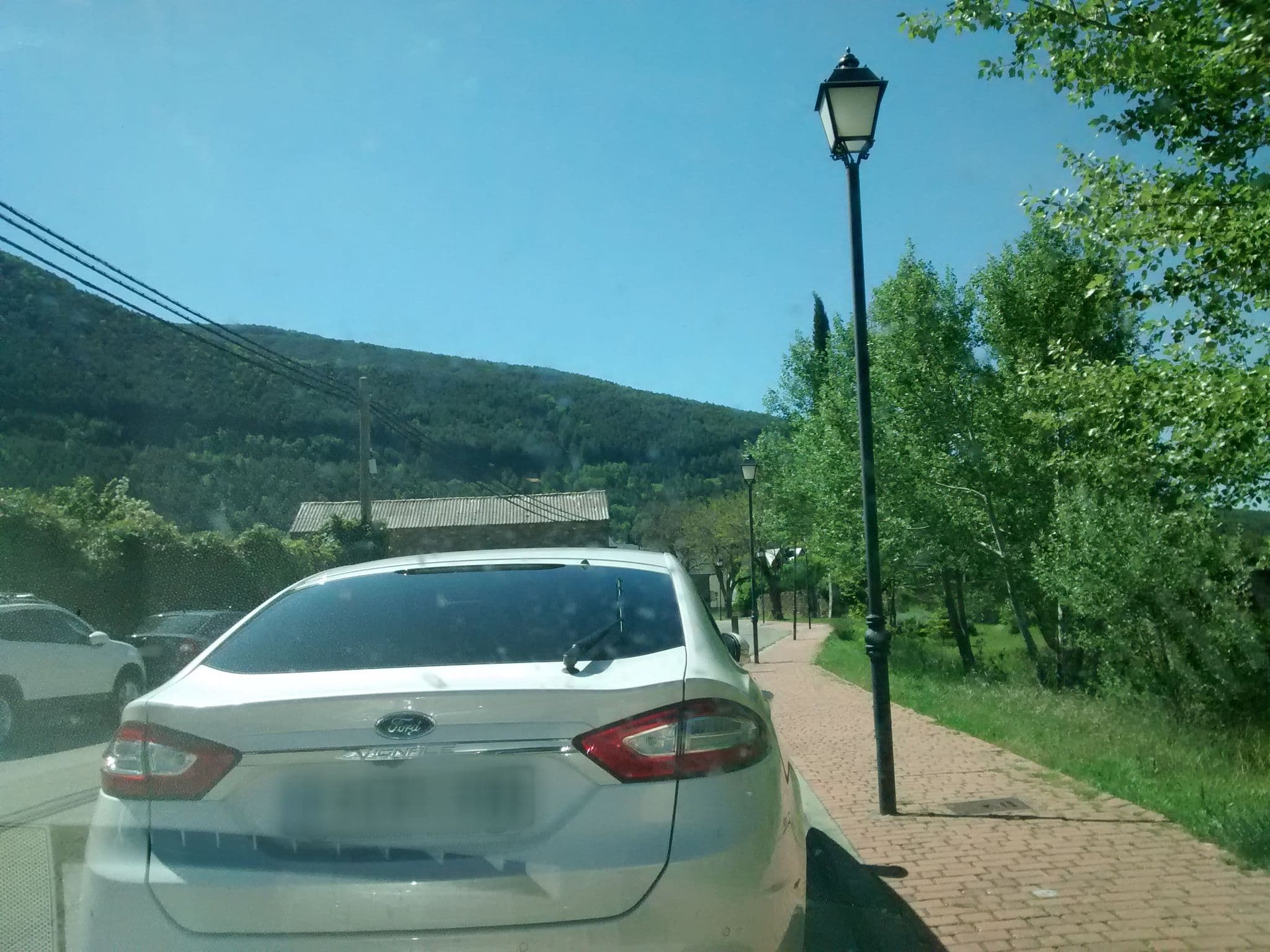 Street view near Fuente de Cándalo, Jaca — © msevilla00 (CC BY-SA · Mapillary)