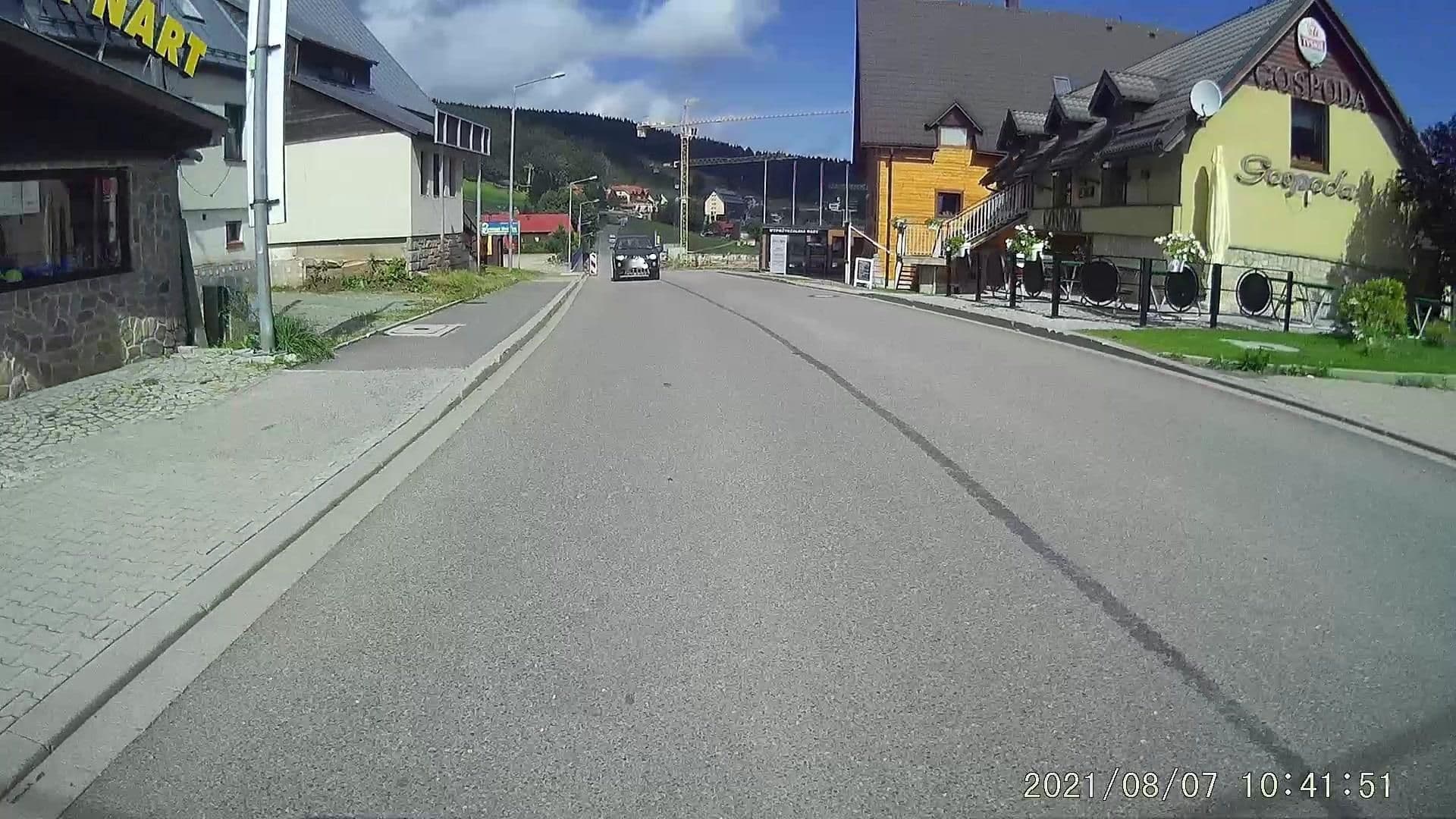 Street view near Śnieżka, Skuhrov nad Bělou — © dasza (CC BY-SA · Mapillary)