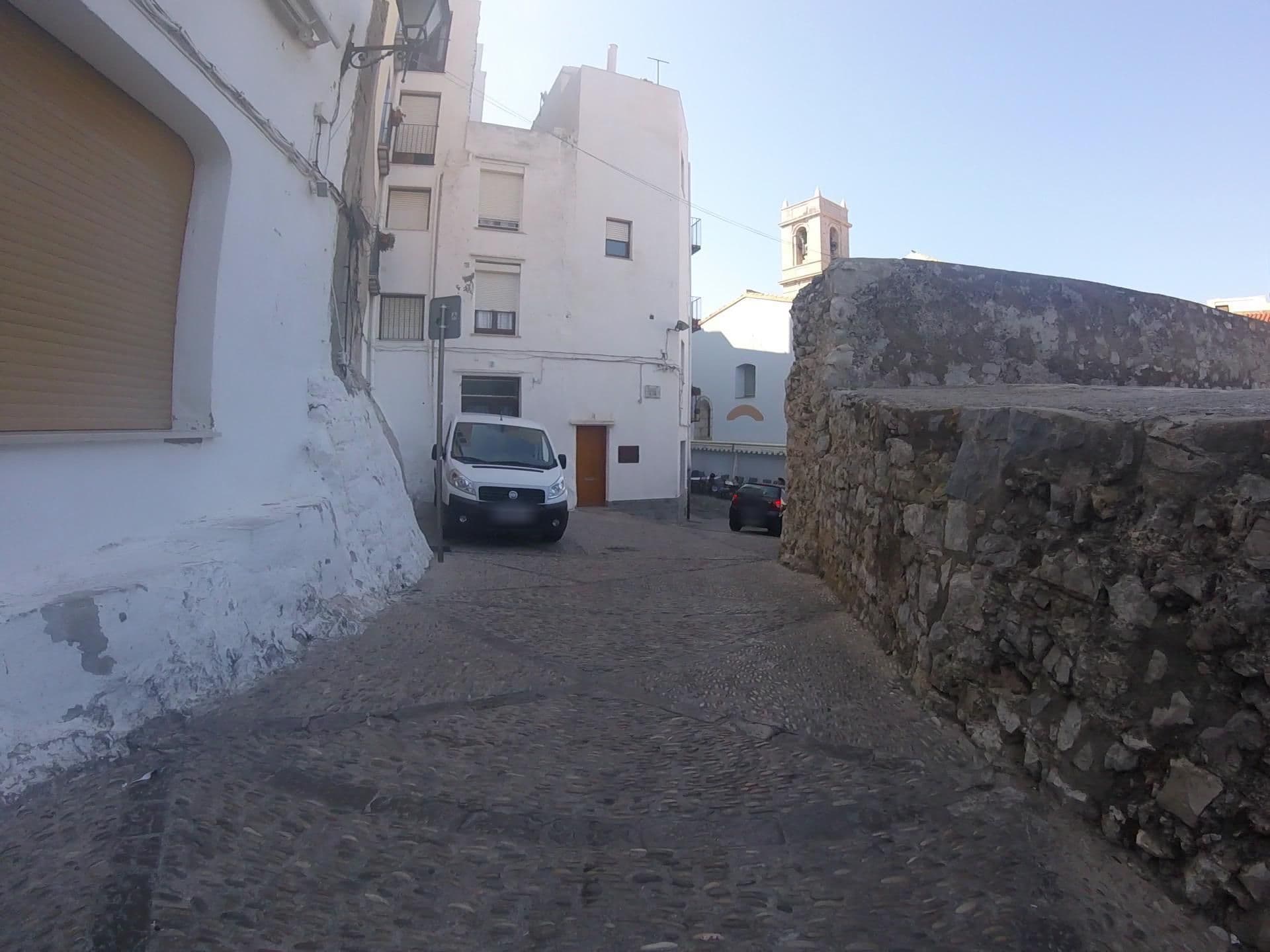 Street view near Pension Chiki, Peníscola — © mikelo (CC BY-SA · Mapillary)