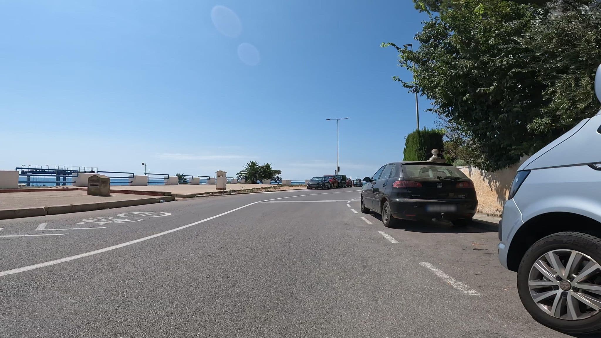 Street view near Apartamentos Tres Carabelas 3000, Alcocéber — © mikelo (CC BY-SA · Mapillary)
