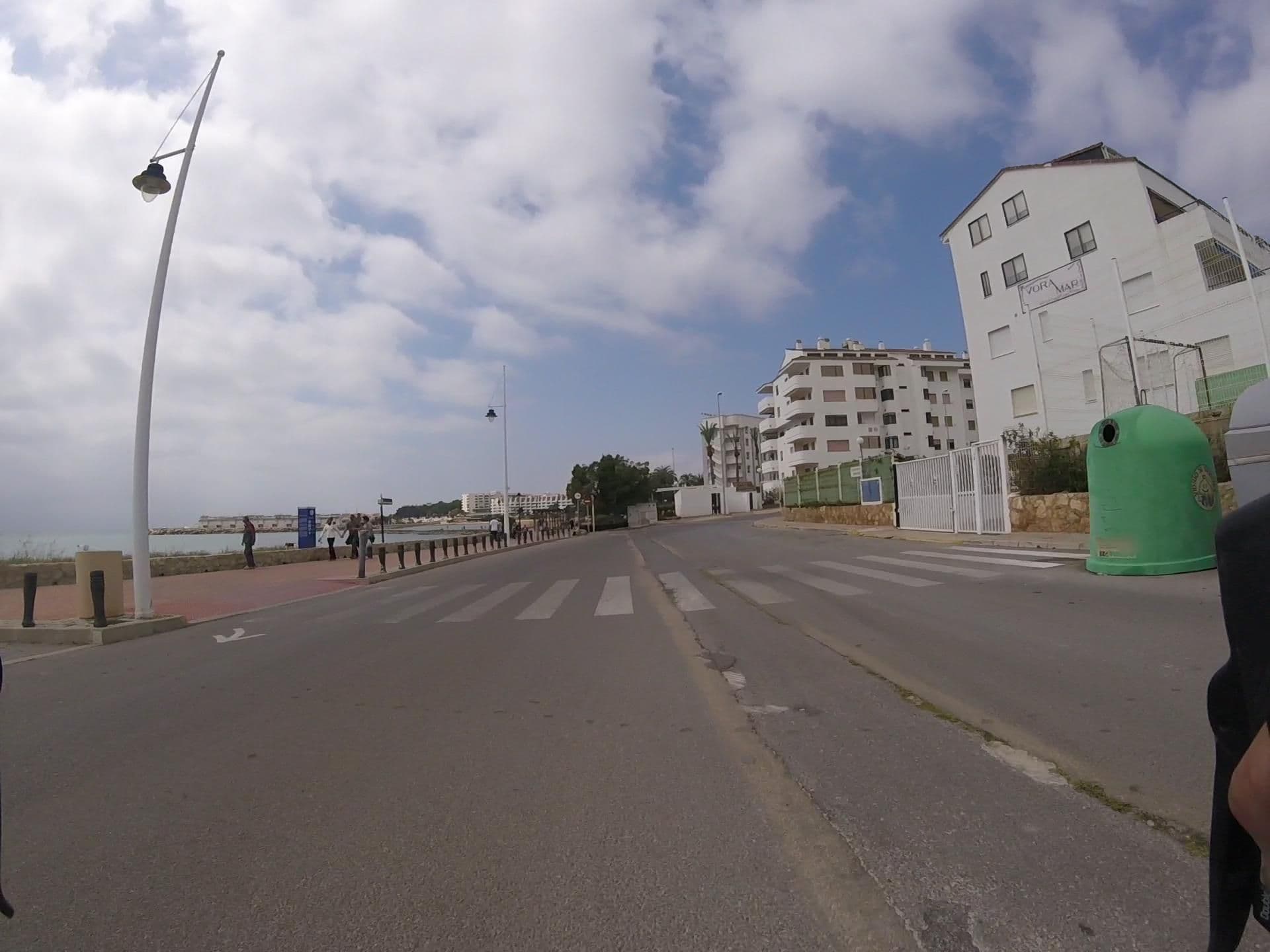 Street view near Apartamentos Marineu Voramar, Alcocéber — © mikelo (CC BY-SA · Mapillary)
