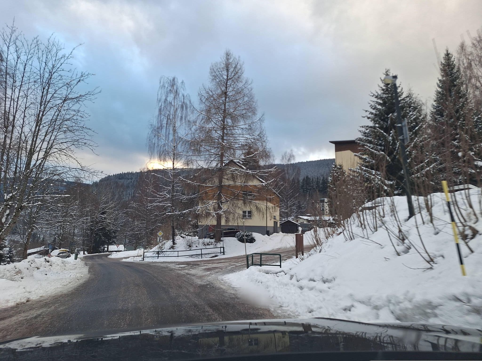 Street view near Tony, Špindlerův Mlýn — © gob (CC BY-SA · Mapillary)