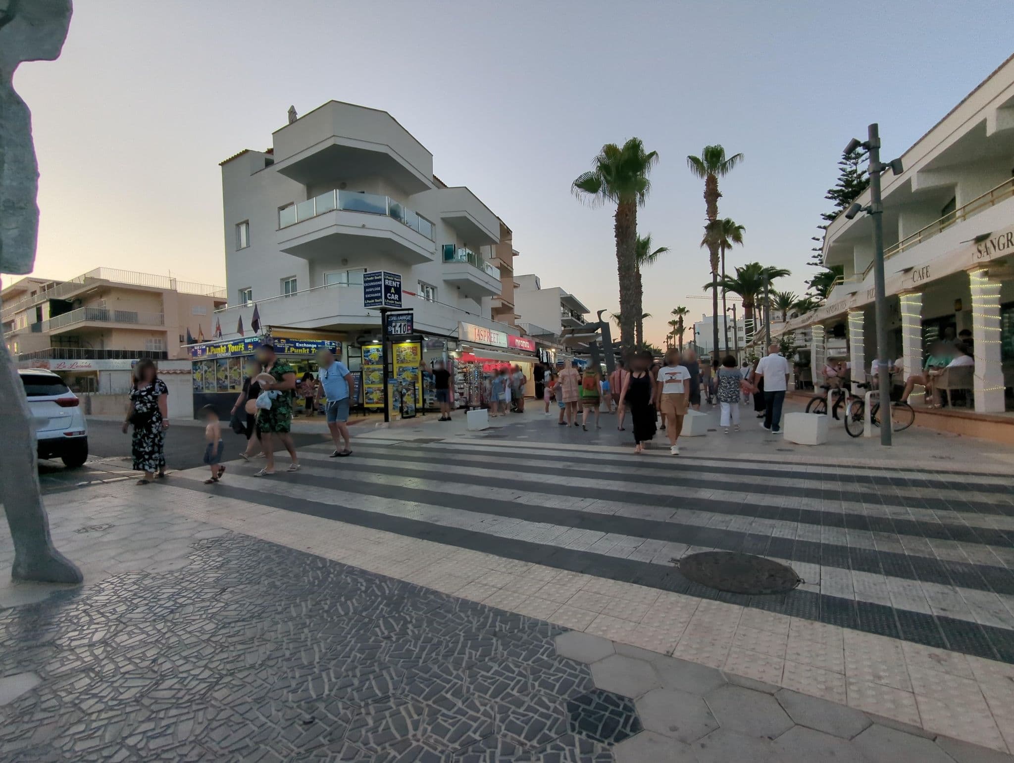 Street view near Hotel Biniamar Mallorca, Cala Millor — © ente (CC BY-SA · Mapillary)