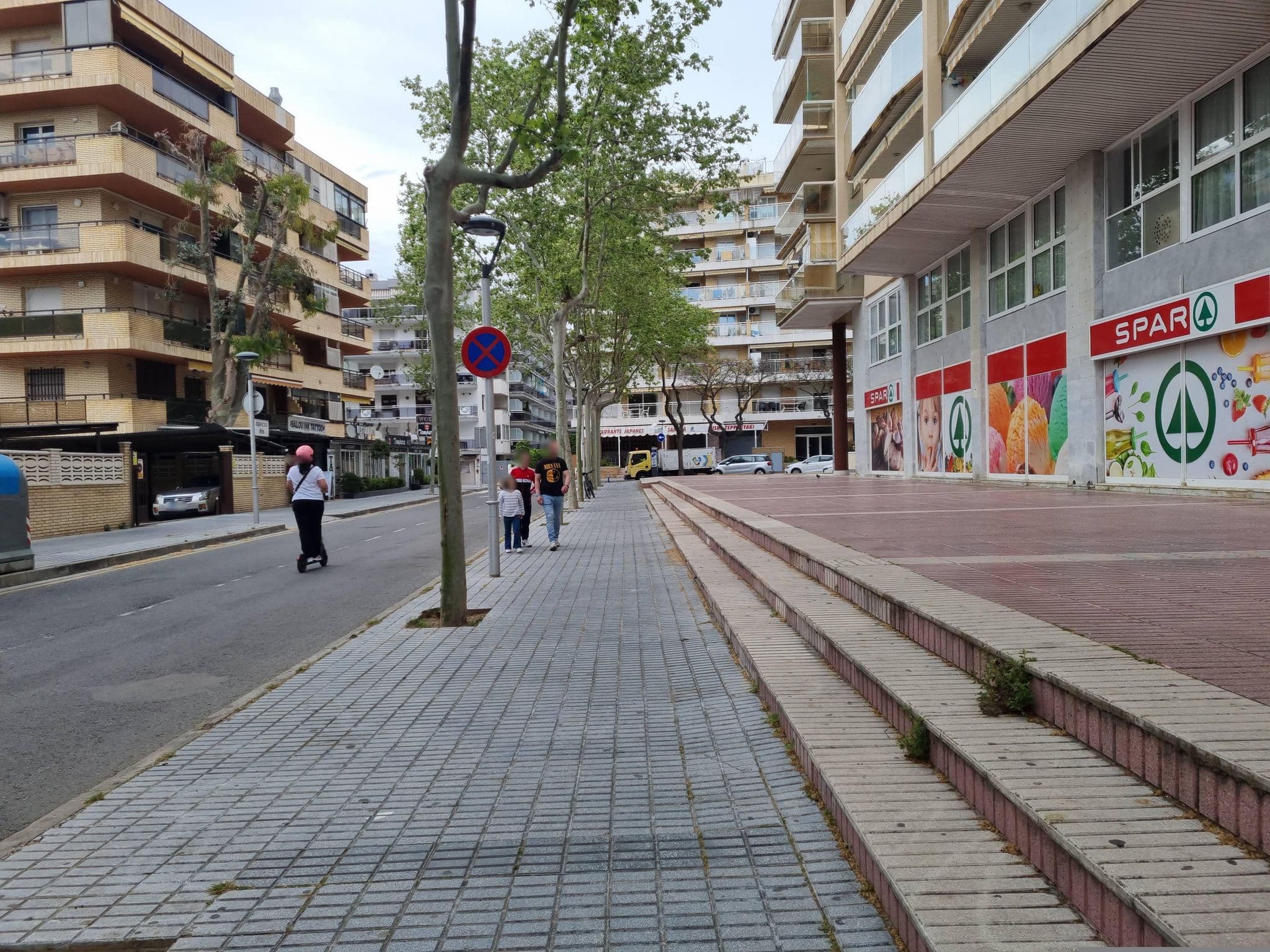 Street view near Apartamentos Park Suites Salou, Salou — © Franciscovalera (CC BY-SA · Mapillary)