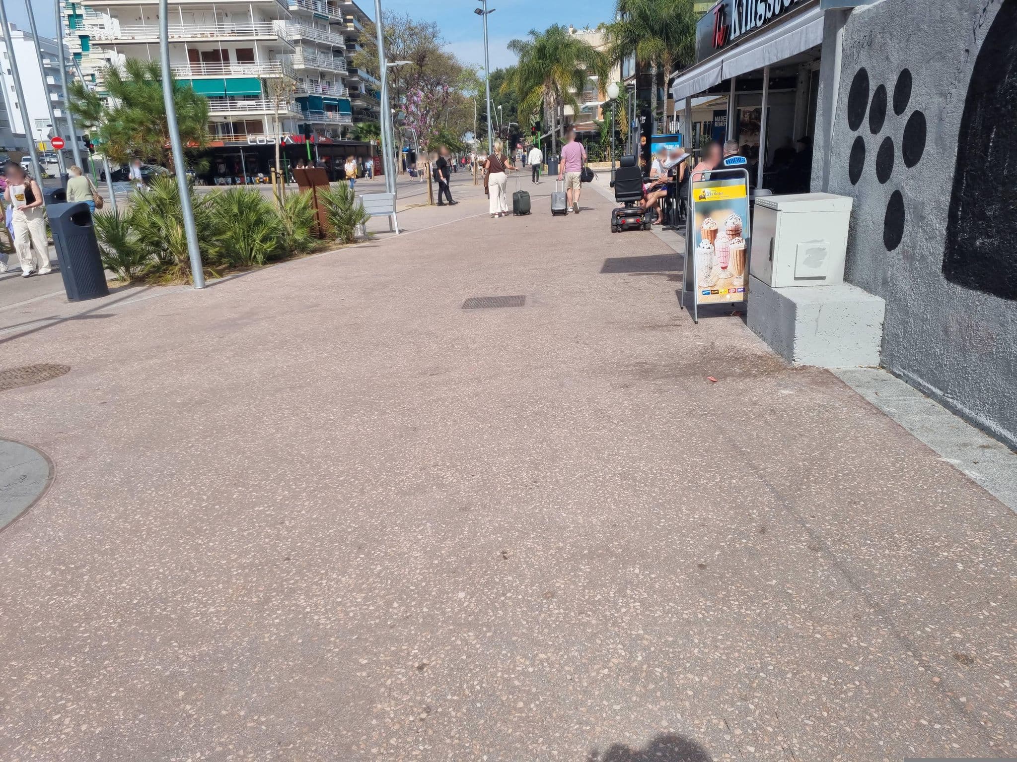 Street view near Apartamentos Buigas Llum, Salou — © Franciscovalera (CC BY-SA · Mapillary)