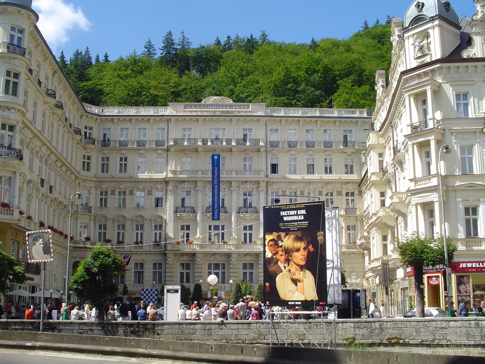 Grandhotel Pupp (via Wikimedia Commons, CC BY-SA 3.0)