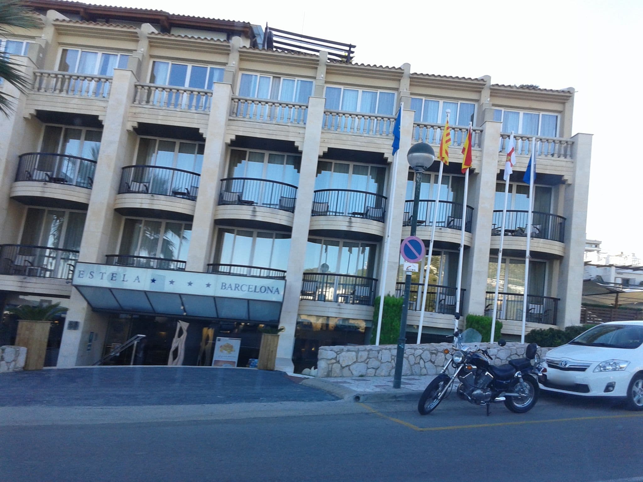 Street view near Alcam Sitges Aigualdolç, Sitges — © yopaseopor (CC BY-SA · Mapillary)