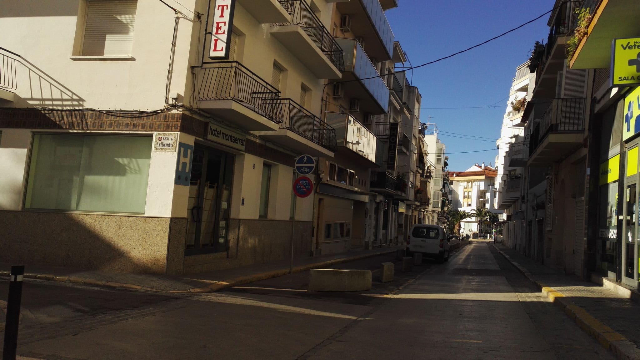 Street view near Hotel Monserrat Sitges, Sitges — © marcuscalabresus (CC BY-SA · Mapillary)