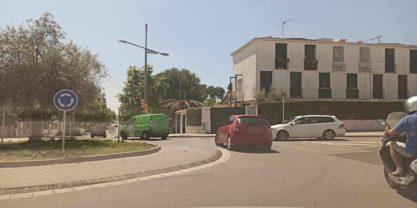 Street view near Atico Duplex Coral, Sitges — © yopaseopor (CC BY-SA · Mapillary)