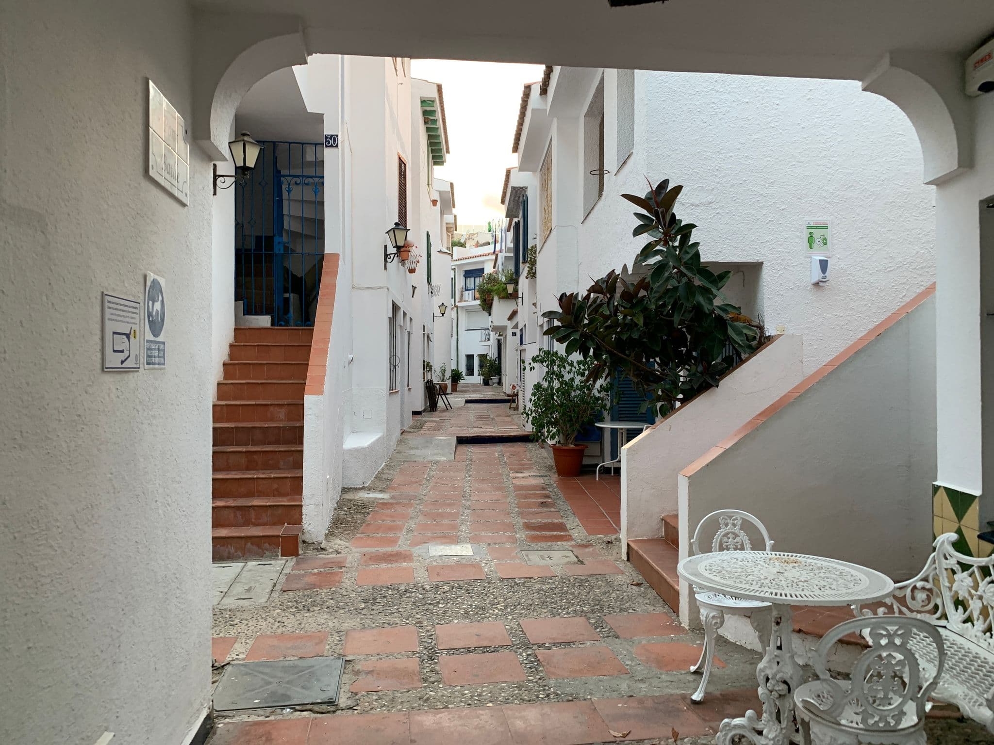 Street view near Sitges en la Playa, Sitges — © robot8a (CC BY-SA · Mapillary)