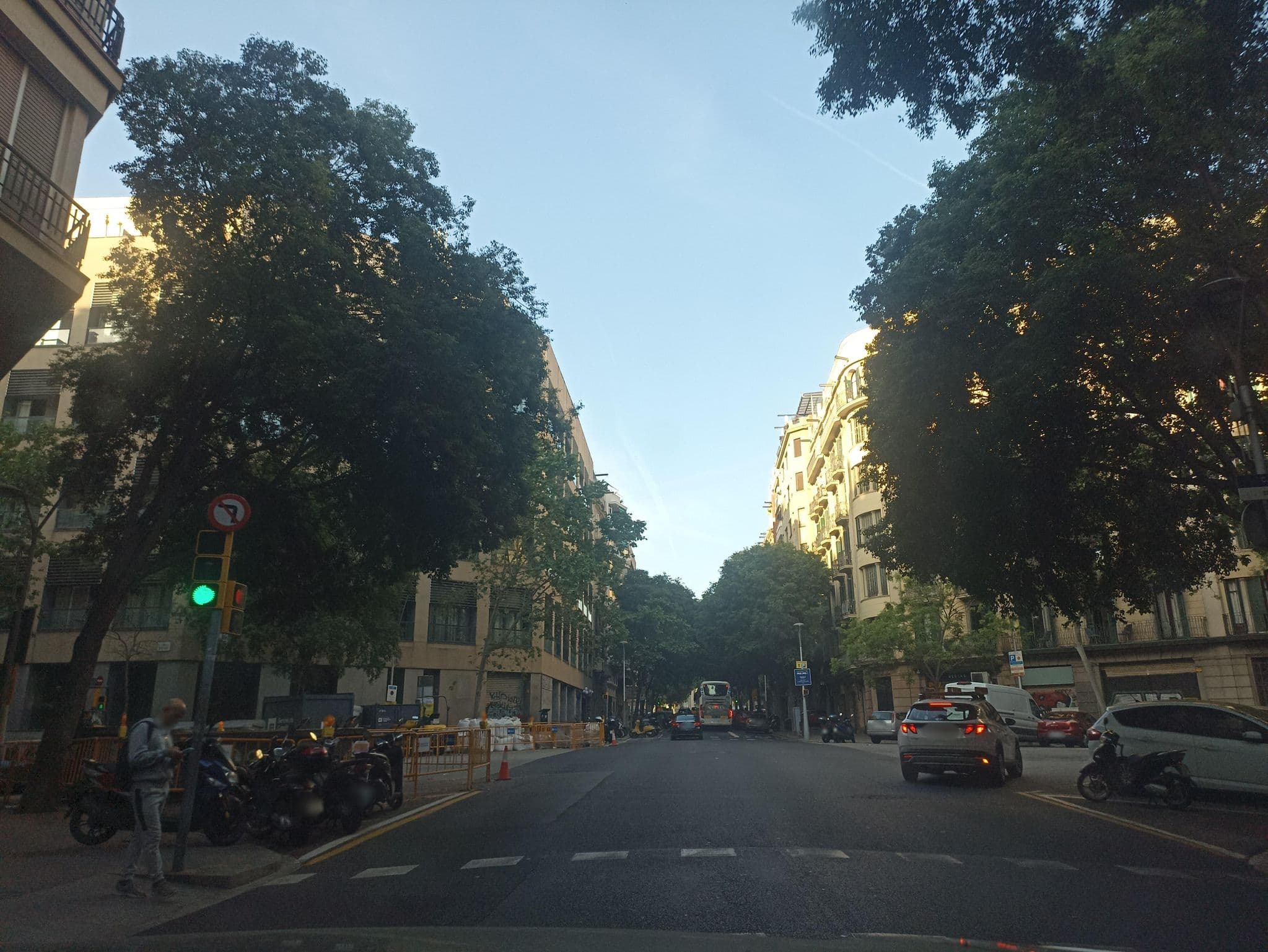 Street view near Blue Cloud Hostel, Sant Antoni — © toniserra (CC BY-SA · Mapillary)