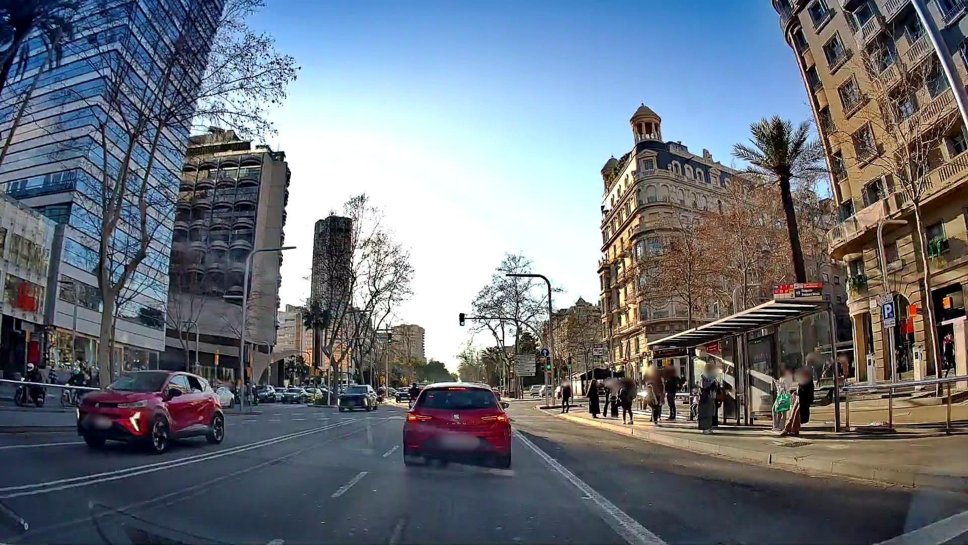 Street view near Vincci Hotel Mae Swimming Pool, Sant Gervasi - Galvany — © m_esp_32 (CC BY-SA · Mapillary)