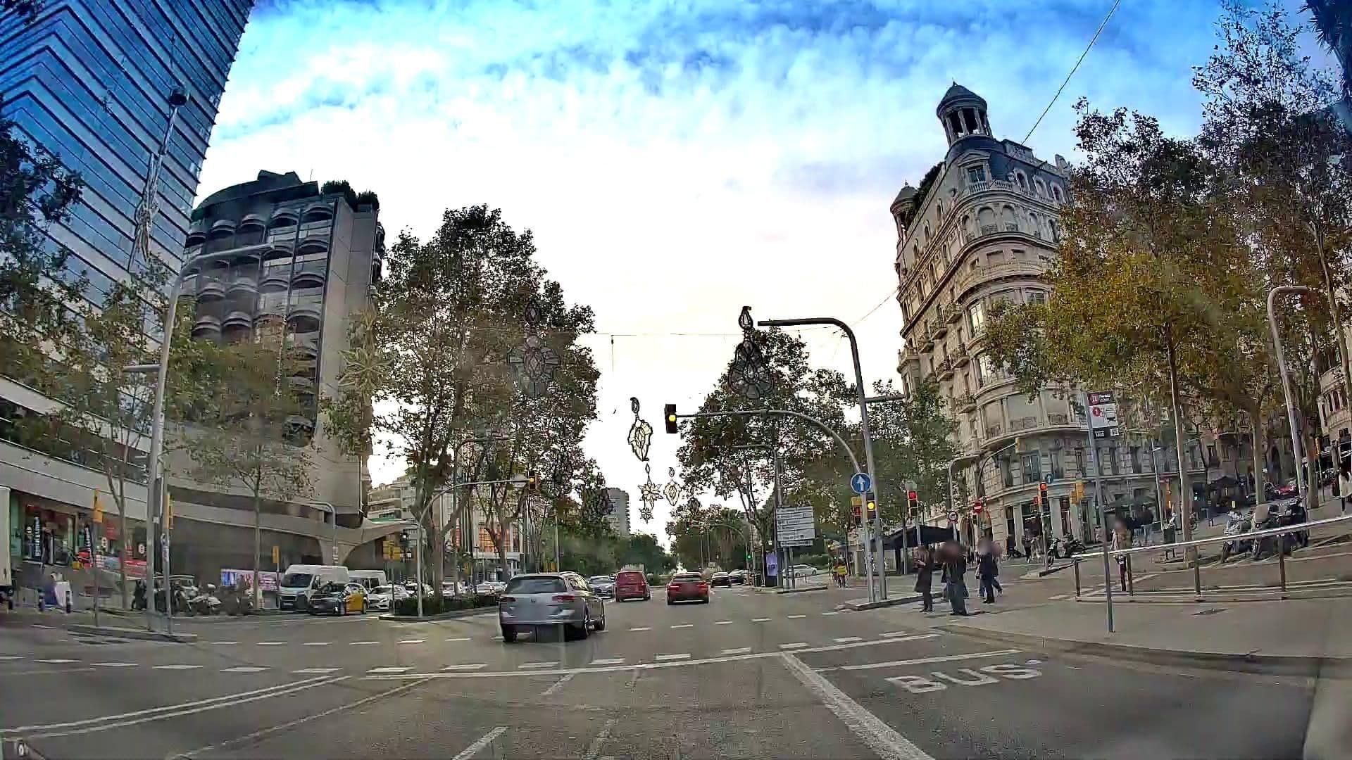 Street view near Covadonga Hotel Barcelona, Sant Gervasi - Galvany — © m_esp_32 (CC BY-SA · Mapillary)
