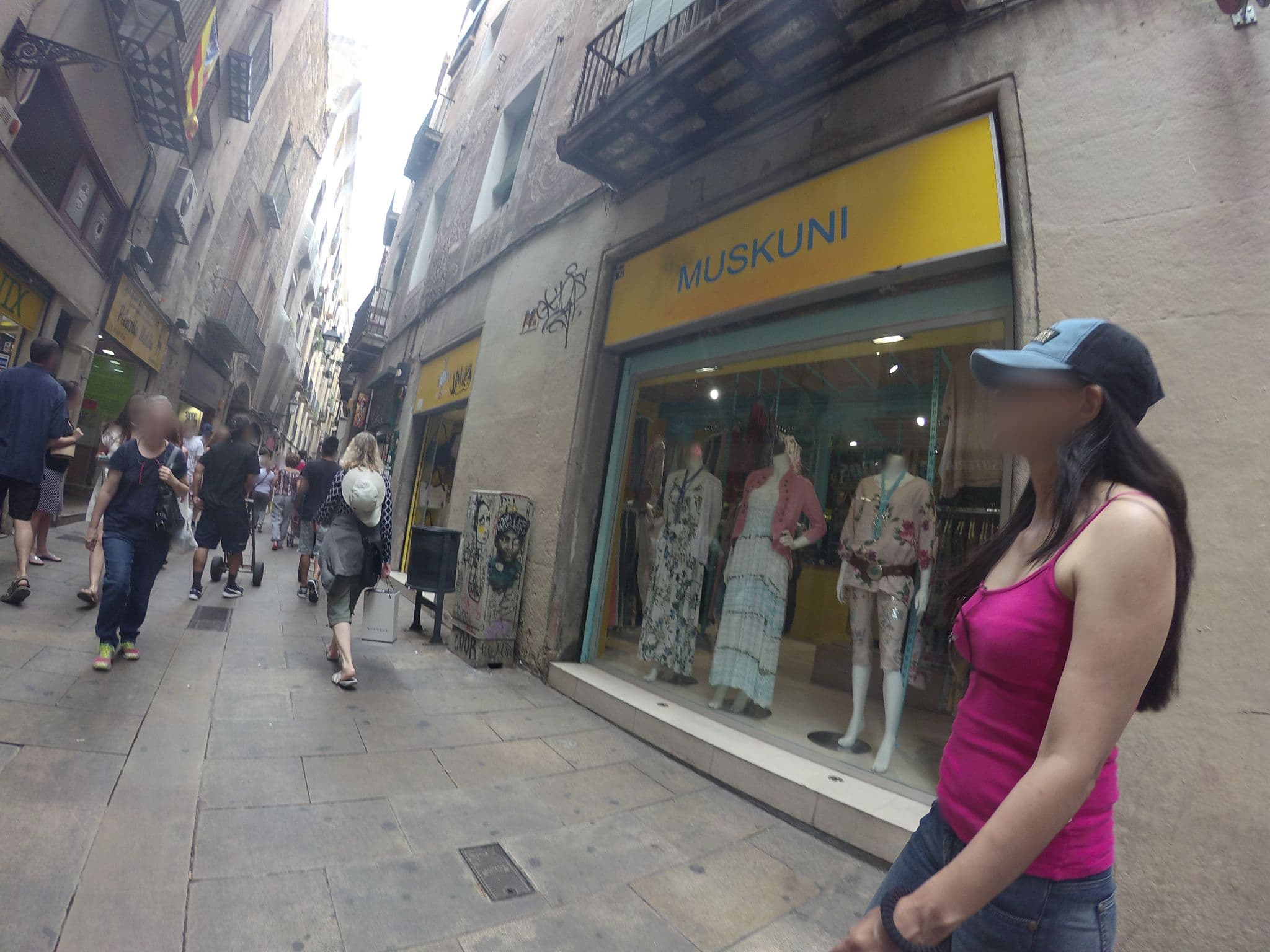 Street view near Hotel Call, Barri Gòtic — © angoca (CC BY-SA · Mapillary)