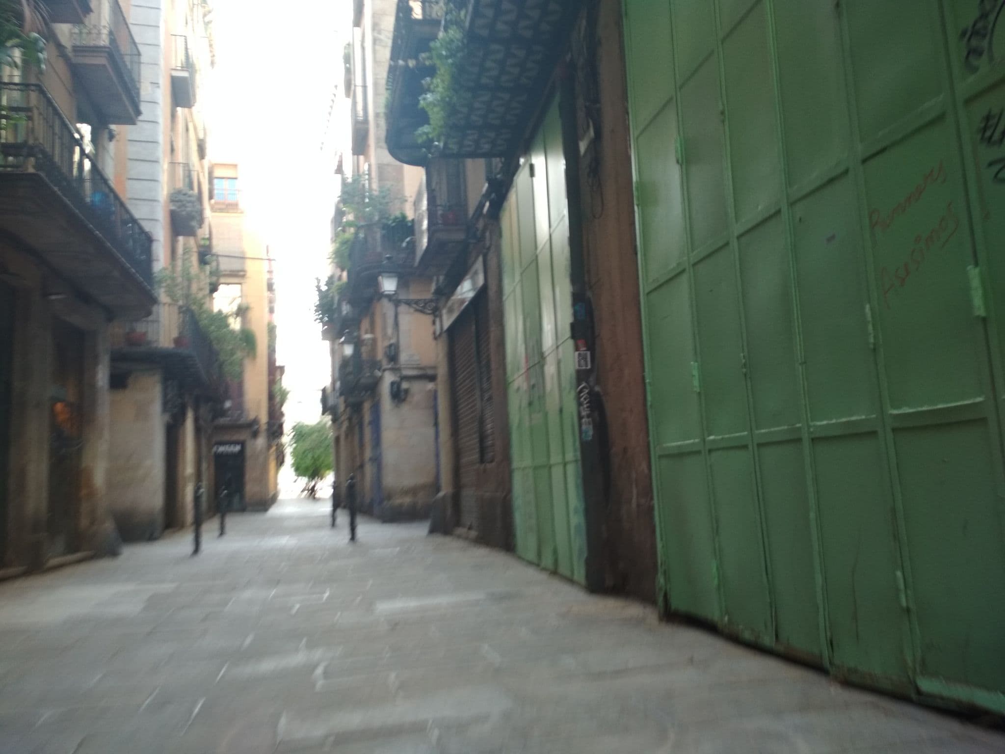 Street view near Inside-Barcelona, Sant Pere, Santa Caterina i La Ribera — © toniserra (CC BY-SA · Mapillary)