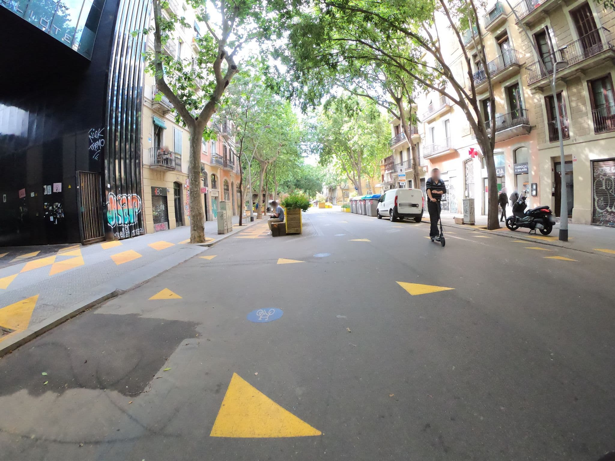 Street view near Apartamenting, Poble Sec — © rubencarbonero (CC BY-SA · Mapillary)